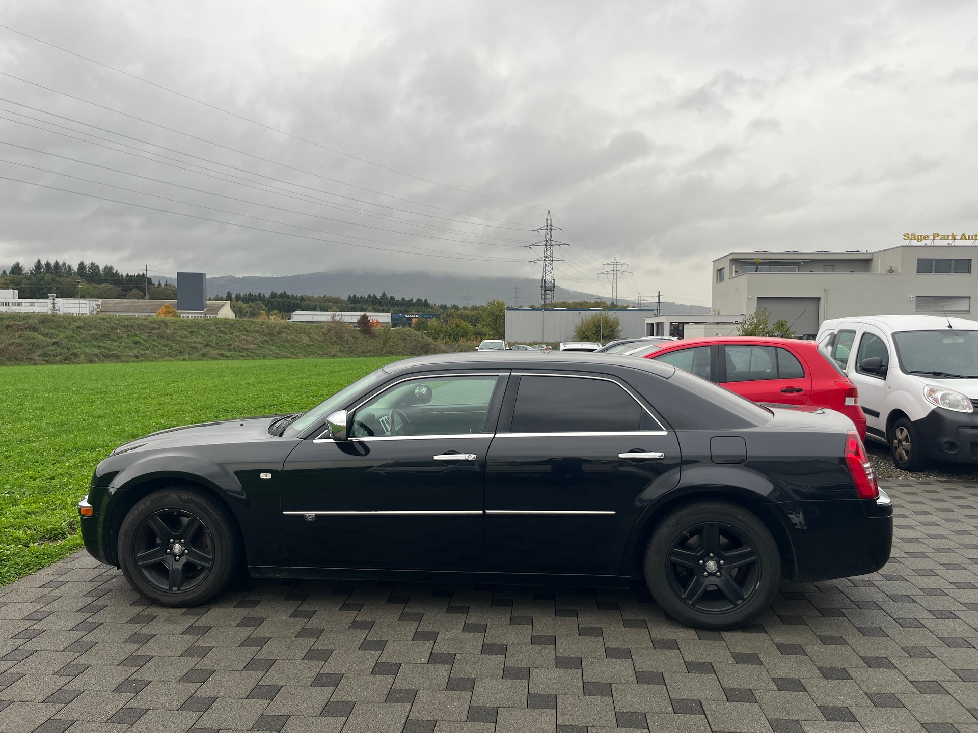 CHRYSLER 300 c-image-2
