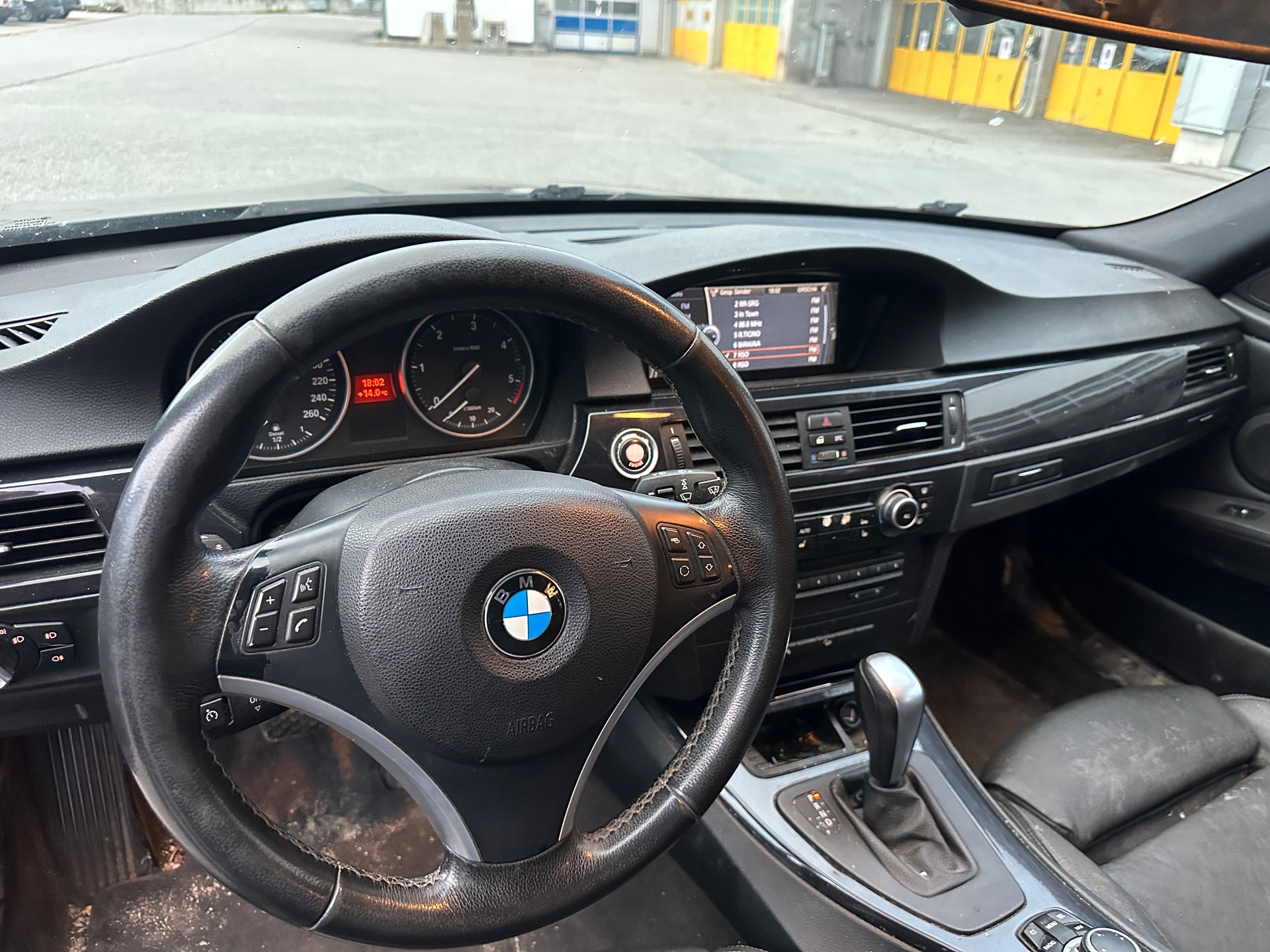 BMW 330d xDrive Touring Steptronic-image-4