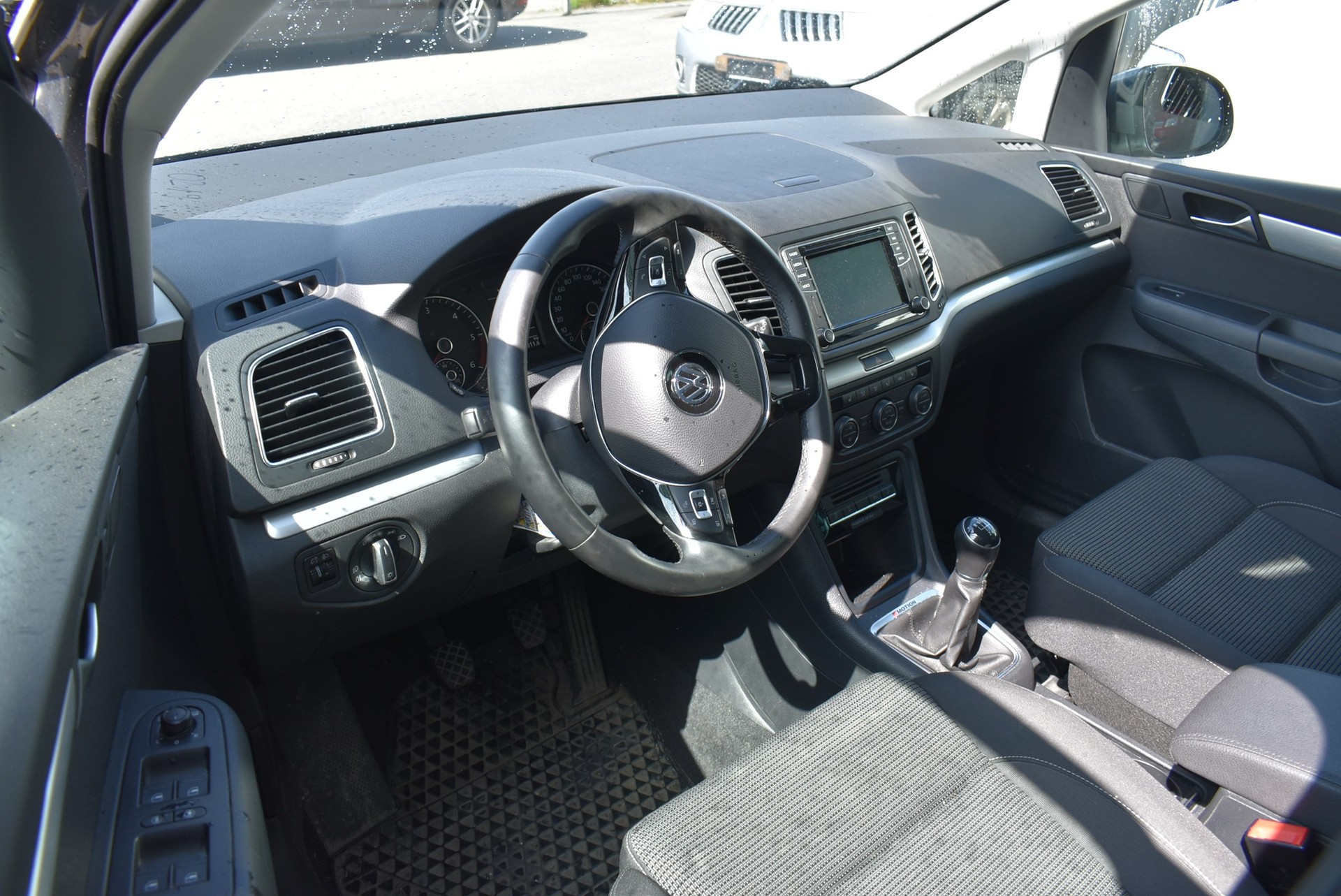 VW Sharan 2.0 TDI BMT Comfortline 4Motion-image-4