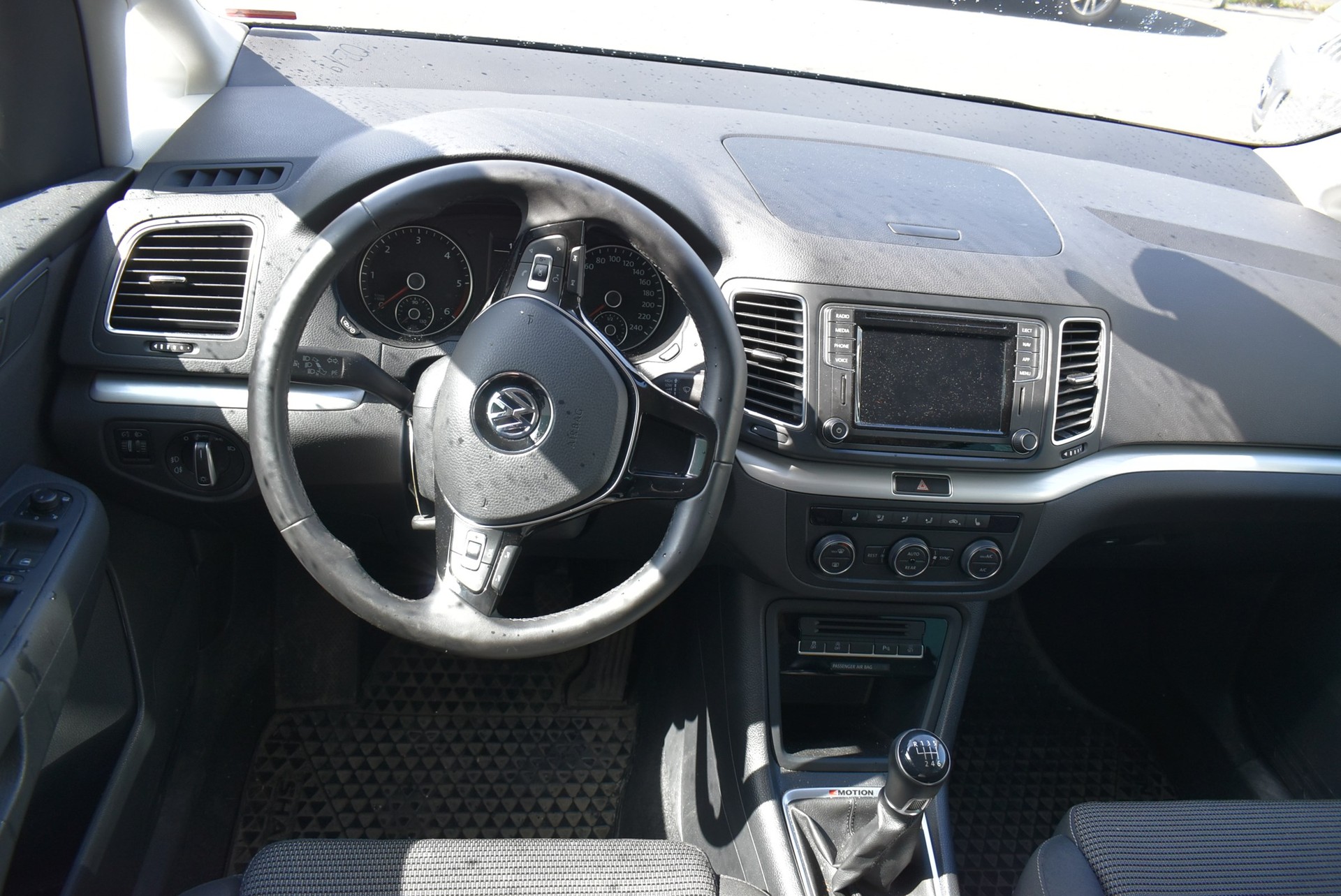 VW Sharan 2.0 TDI BMT Comfortline 4Motion-image-6