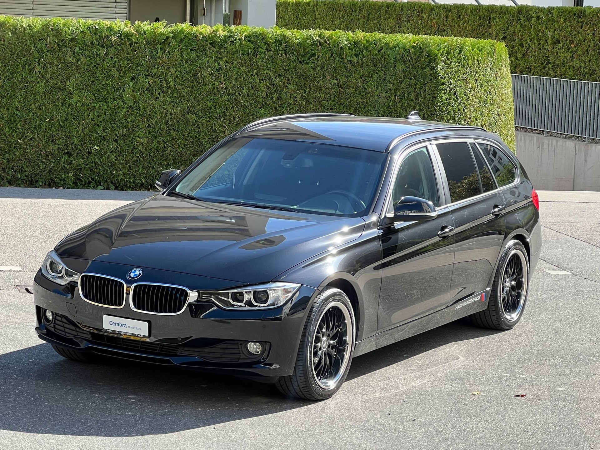 BMW 318d xDrive Touring-image-0