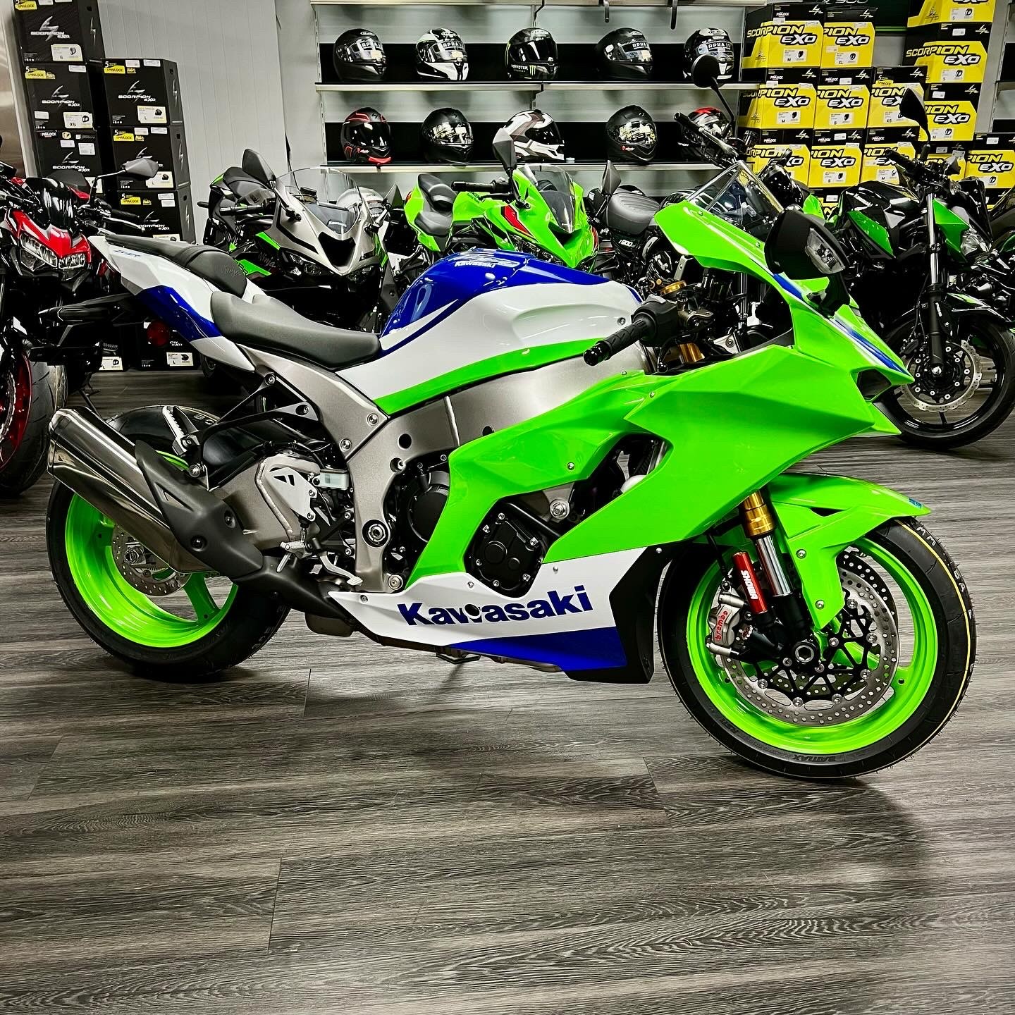 KAWASAKI Ninja ZX-10R-showroom-element-3