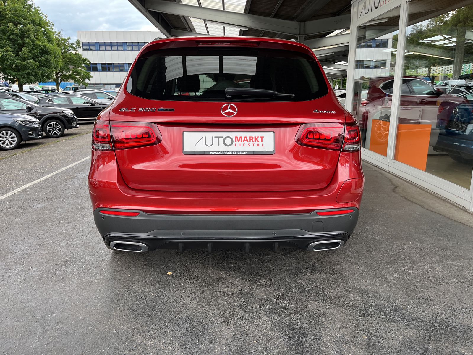 MERCEDES-BENZ GLC 300 de AMG Line 4Matic 9G-Tronic-image-3