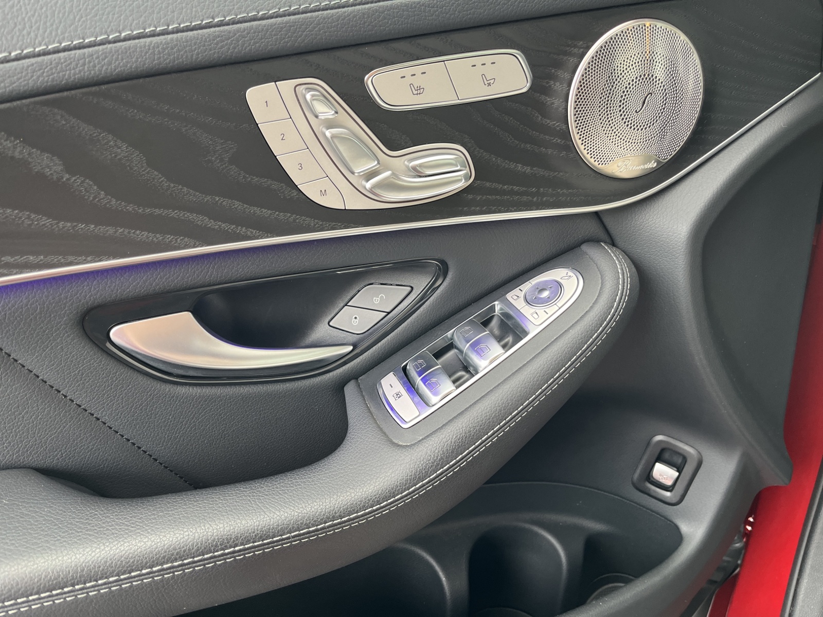 MERCEDES-BENZ GLC 300 de AMG Line 4Matic 9G-Tronic-image-9