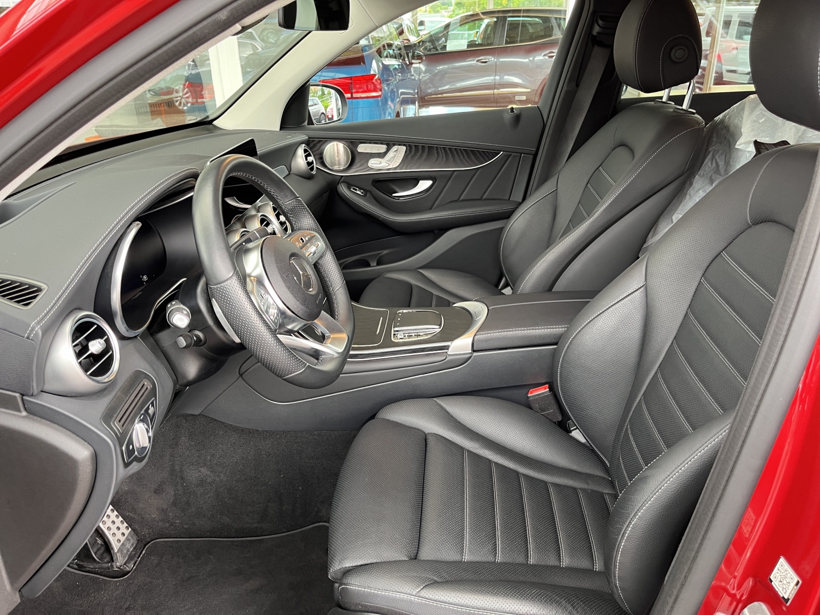 MERCEDES-BENZ GLC 300 de AMG Line 4Matic 9G-Tronic-image-6