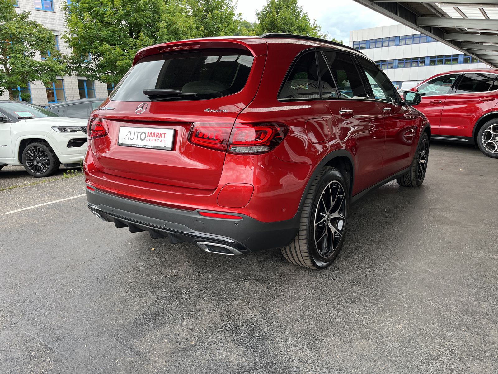 MERCEDES-BENZ GLC 300 de AMG Line 4Matic 9G-Tronic-image-4