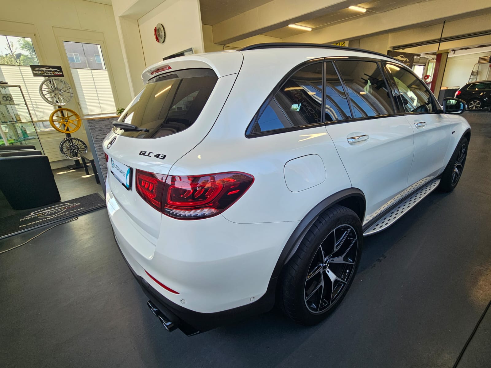 MERCEDES-BENZ GLC 43 AMG 4Matic 9G-Tronic-image-14