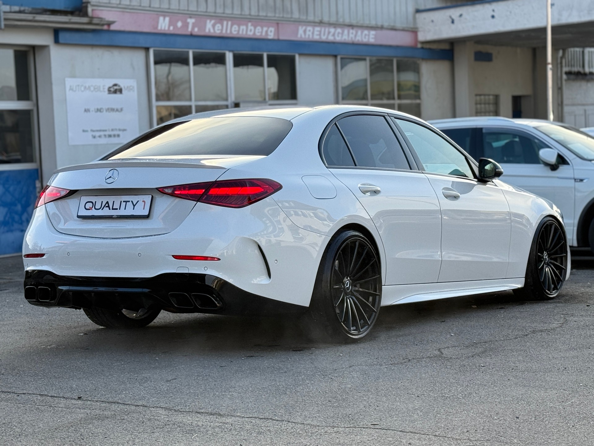 MERCEDES-BENZ C 200 4Matic AMG Line-image-6