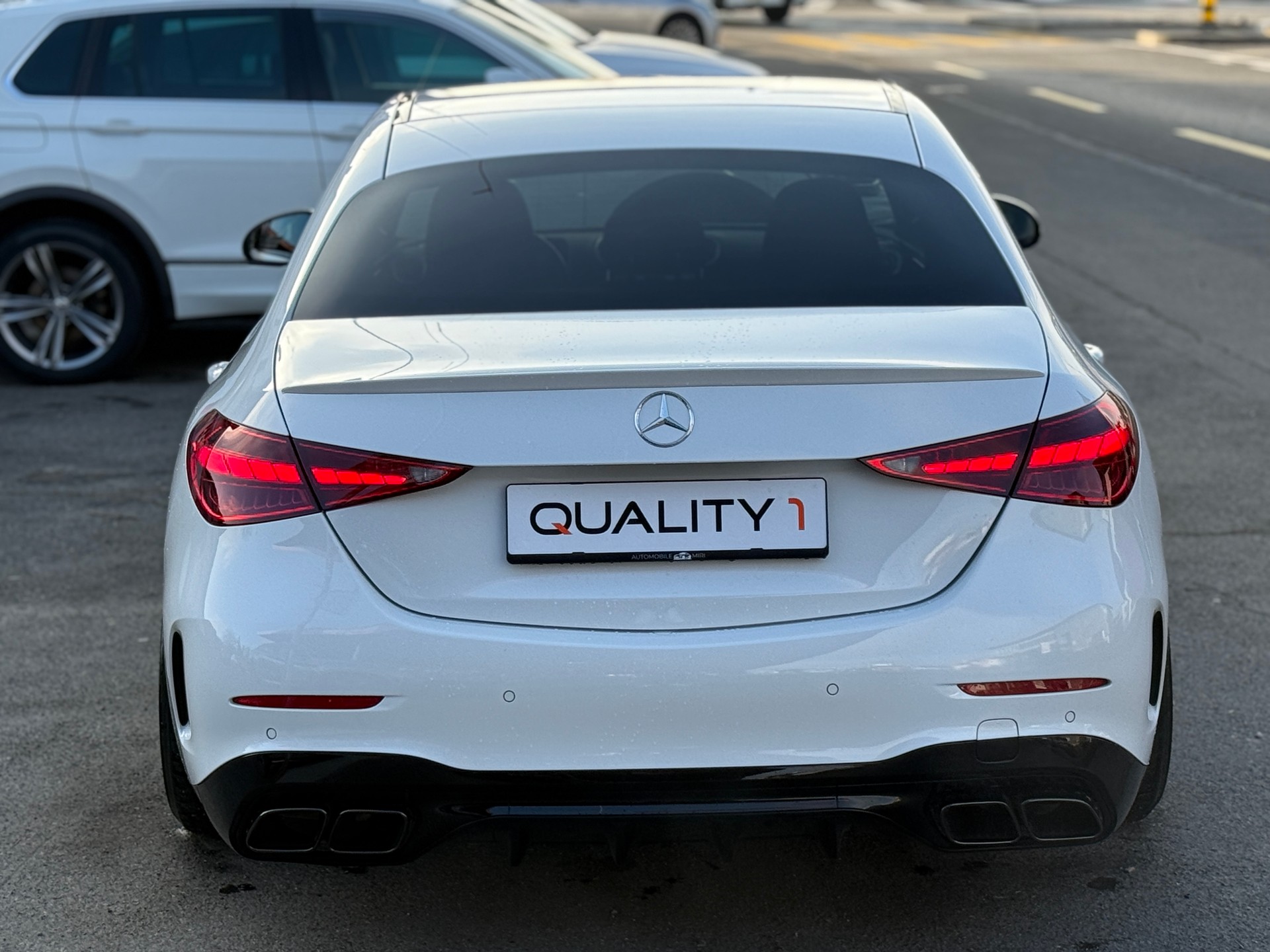 MERCEDES-BENZ C 200 4Matic AMG Line-image-5