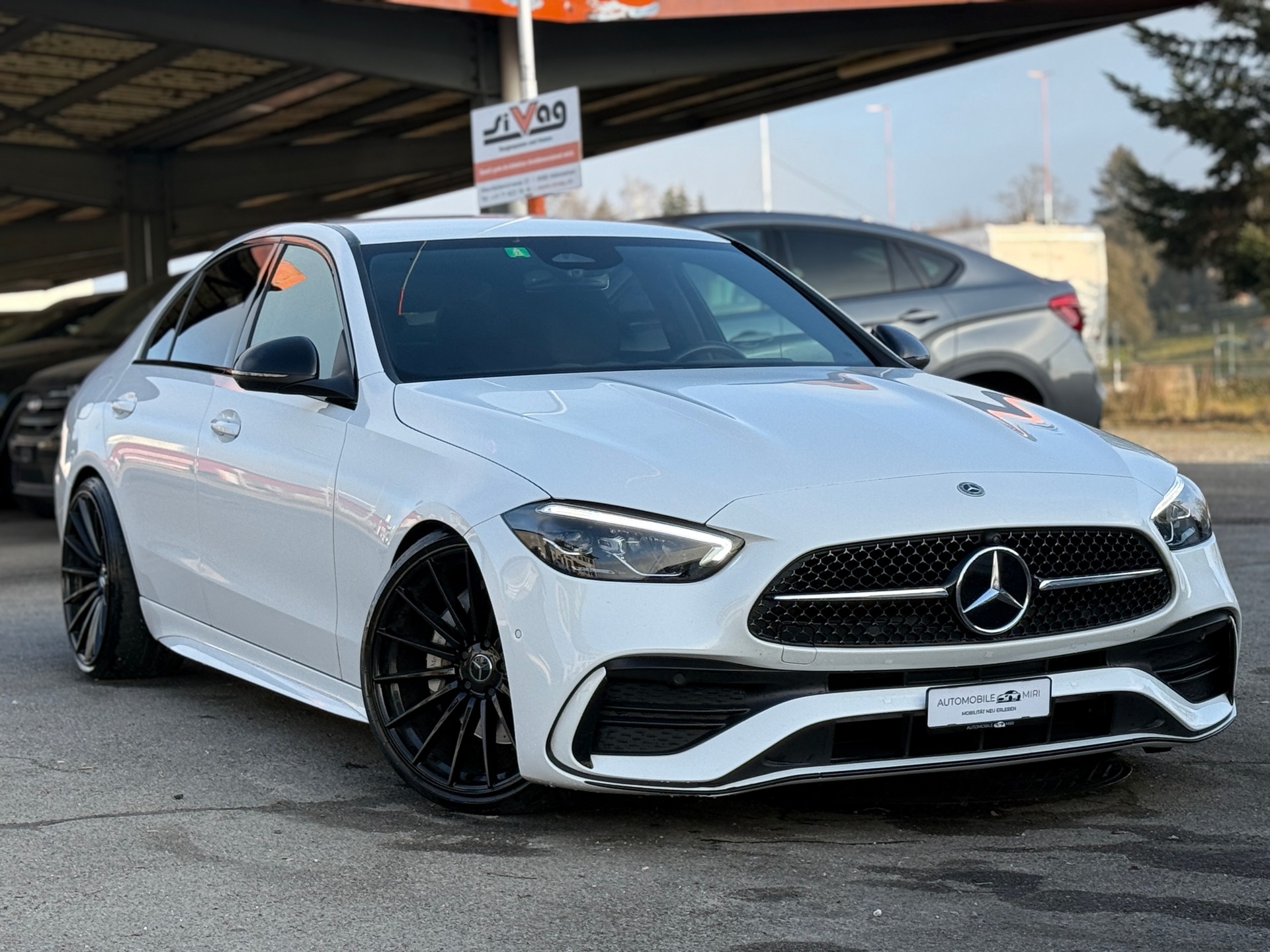 MERCEDES-BENZ C 200 4Matic AMG Line-image-0