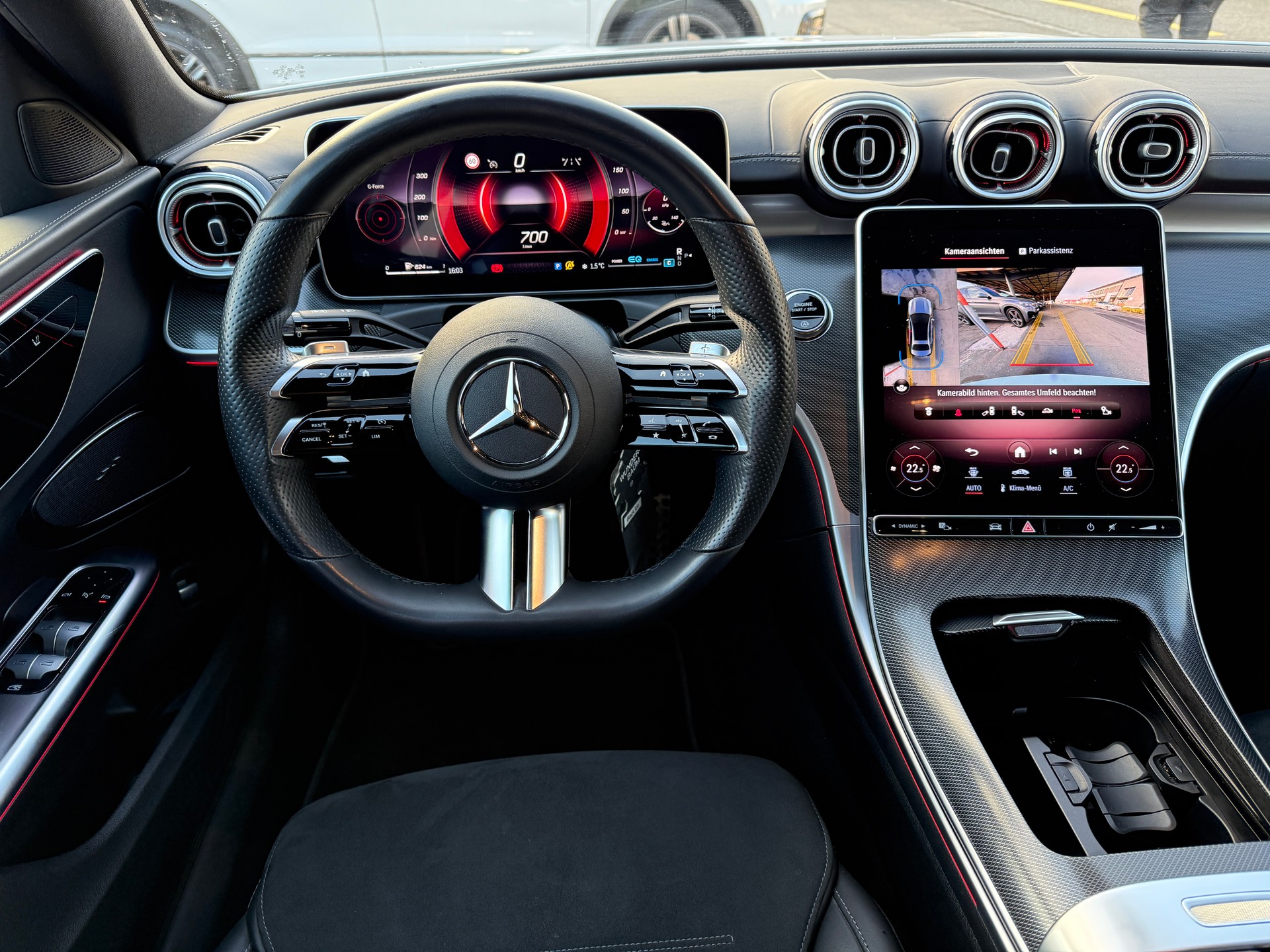 MERCEDES-BENZ C 200 4Matic AMG Line-image-9