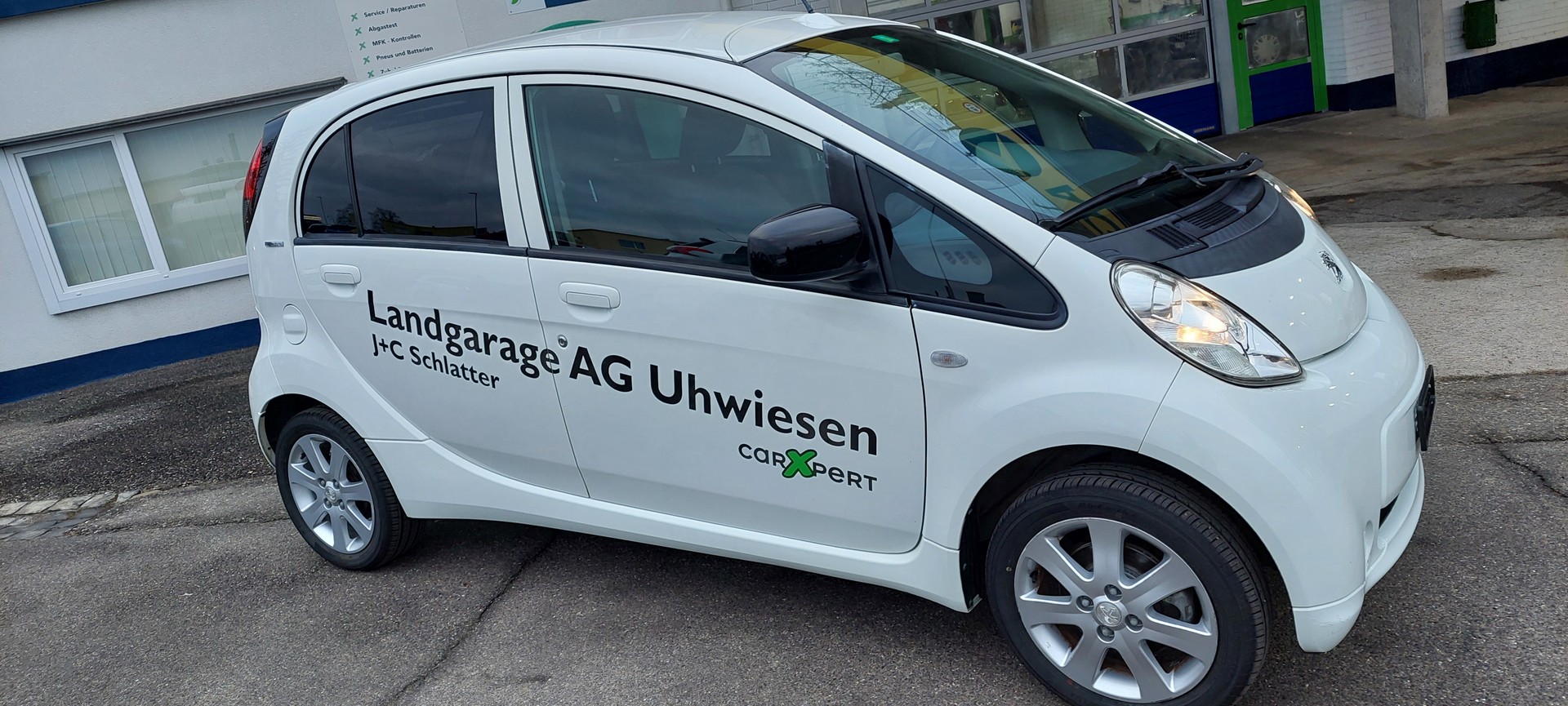 PEUGEOT iON Access-image-1