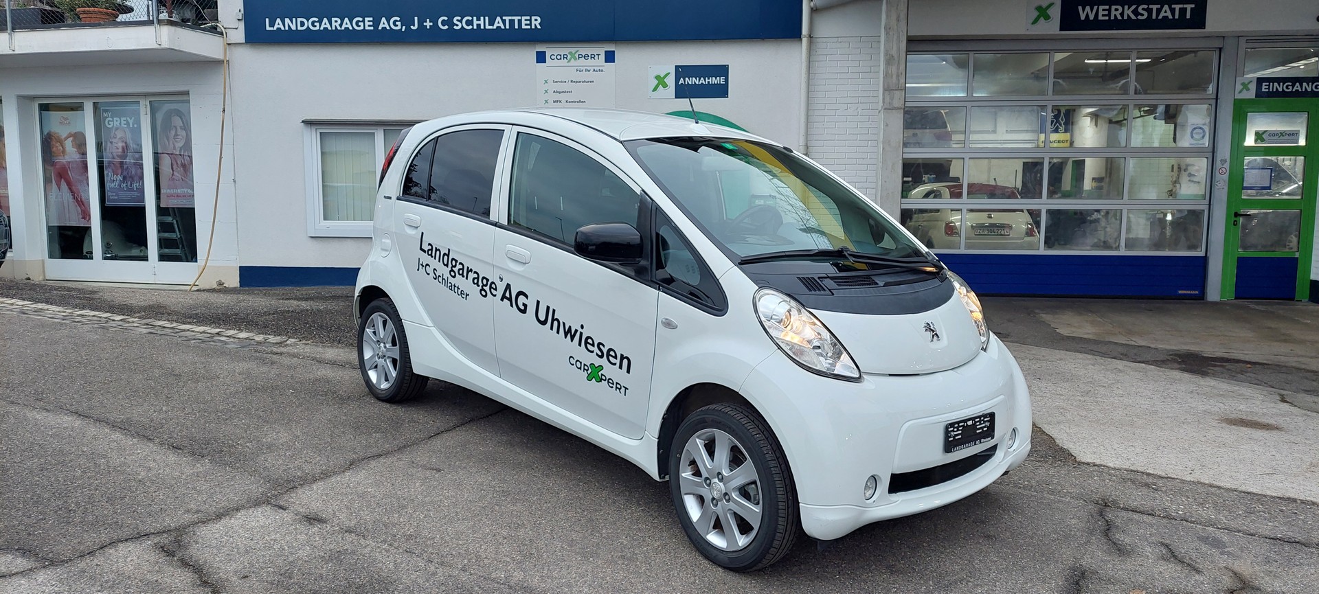 PEUGEOT iON Access-image-0