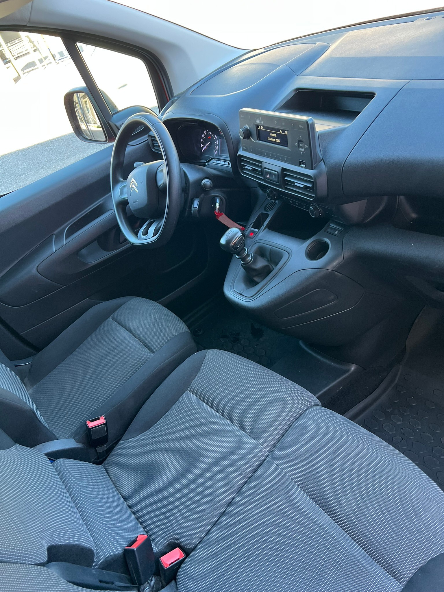 CITROEN Berlingo Van 1.2 Pure Tech 110 s/s Swiss Edition-image-5