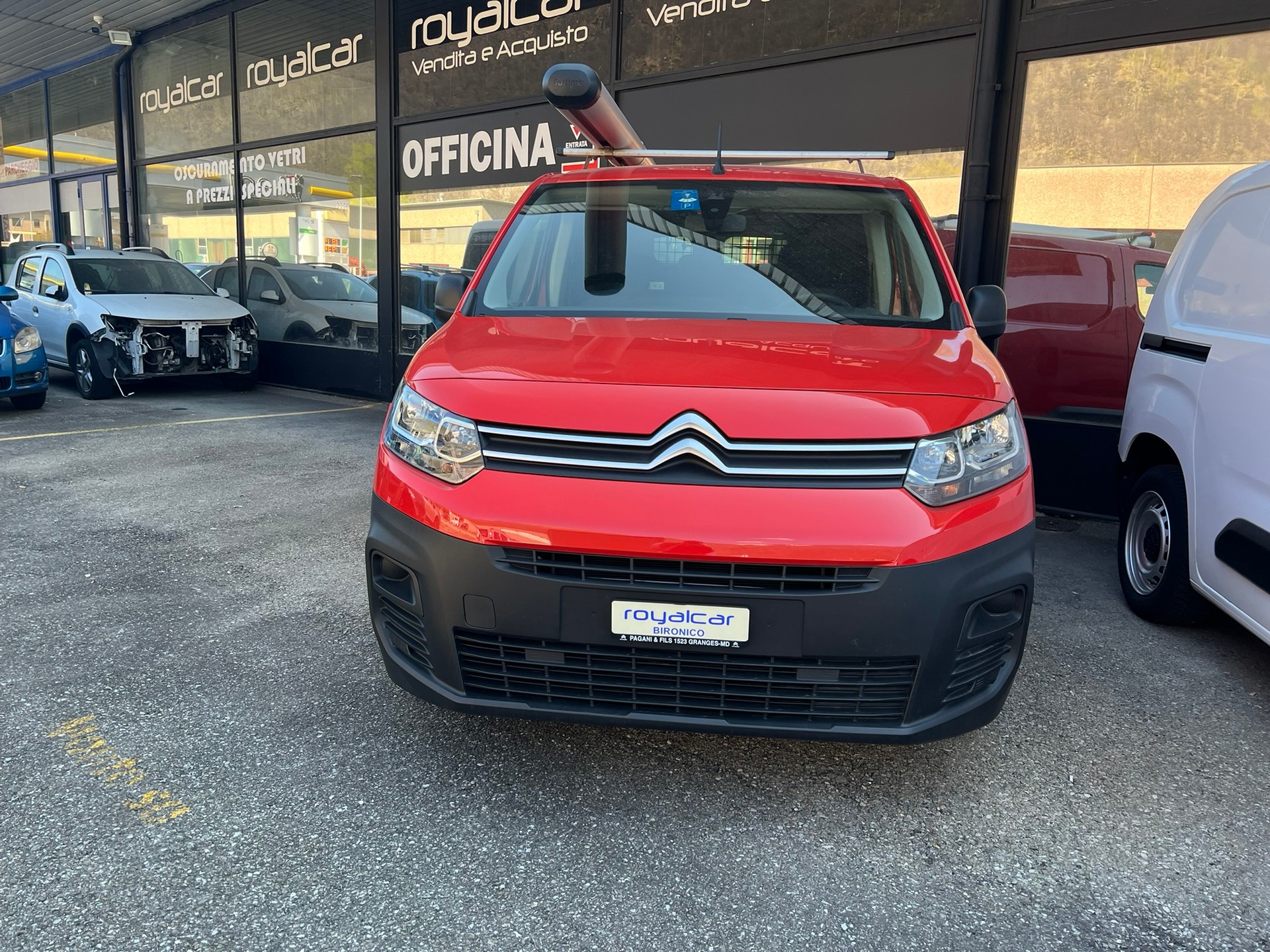 CITROEN Berlingo Van 1.2 Pure Tech 110 s/s Swiss Edition-image-1