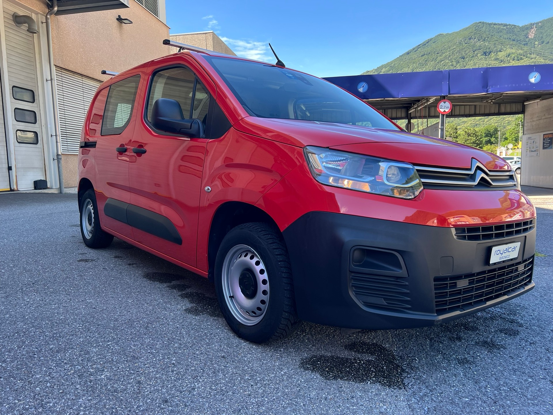 CITROEN Berlingo Van 1.2 Pure Tech 110 s/s Swiss Edition-image-1