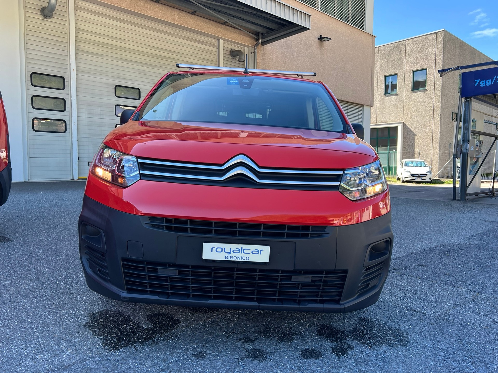 CITROEN Berlingo Van 1.2 Pure Tech 110 s/s Swiss Edition-image-2