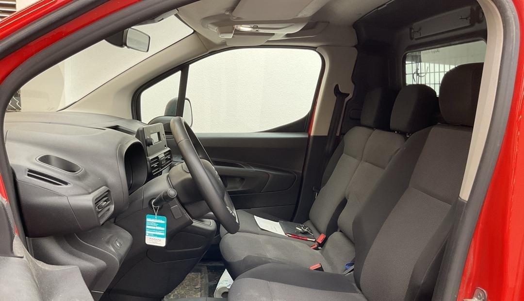 CITROEN Berlingo Van 1.2 Pure Tech 110 s/s Swiss Edition-image-7