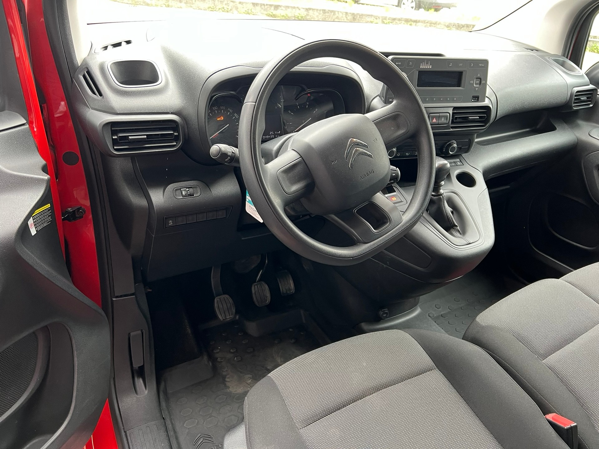 CITROEN Berlingo Van 1.2 Pure Tech 110 s/s Swiss Edition-image-10