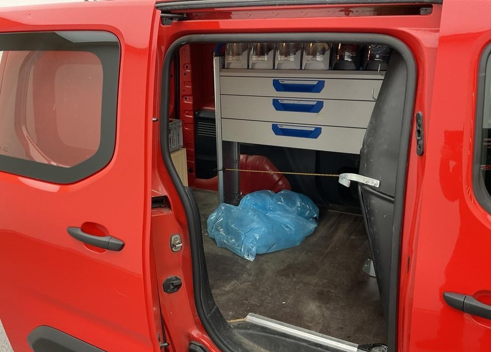 CITROEN Berlingo Van 1.2 Pure Tech 110 s/s Swiss Edition-image-3