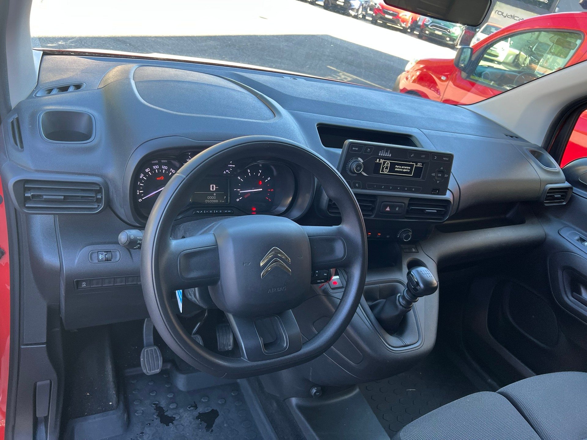 CITROEN Berlingo Van 1.2 Pure Tech 110 s/s Swiss Edition-image-8