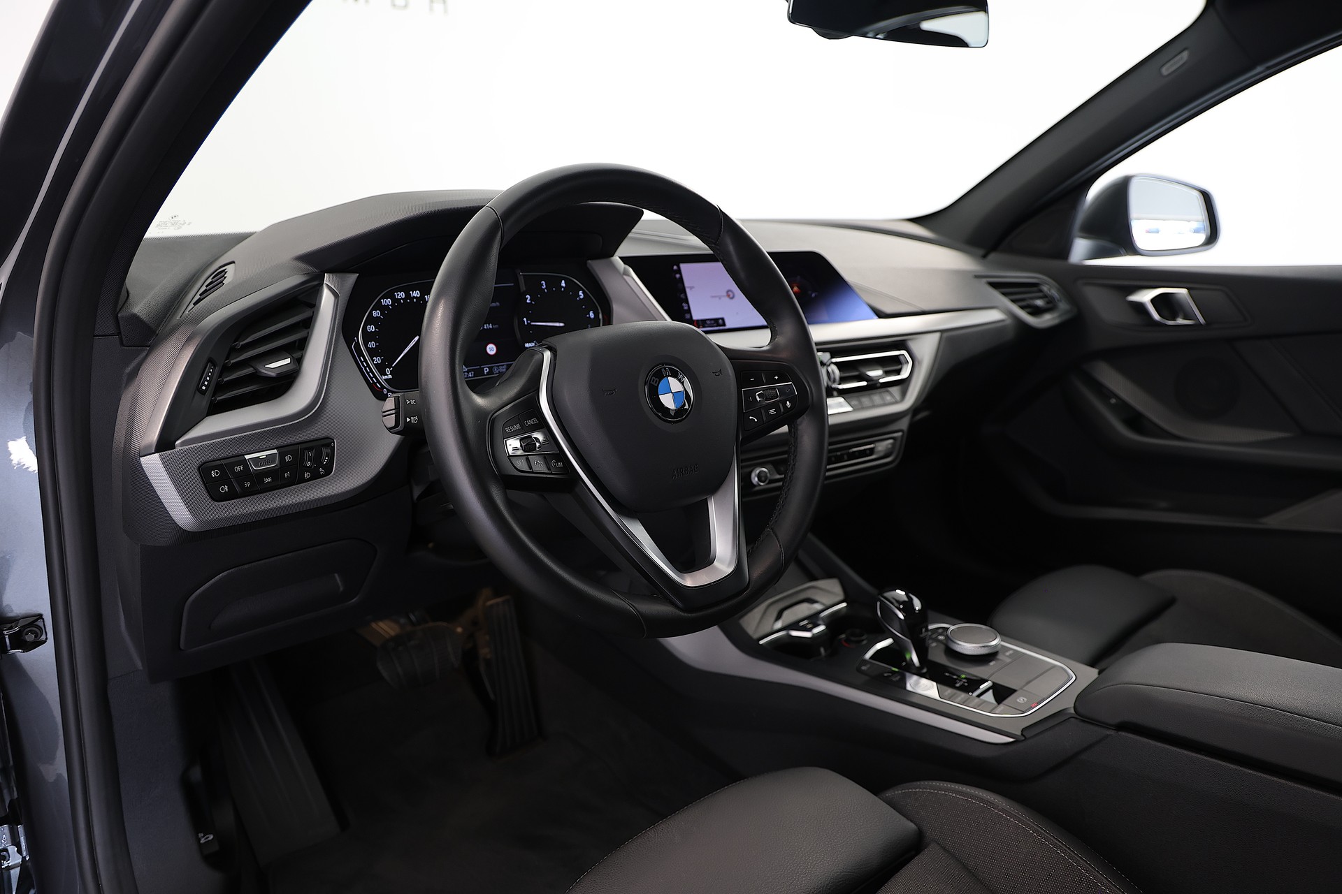 BMW 118i Steptronic *CH-FZ* *Gratis-Service*-image-8