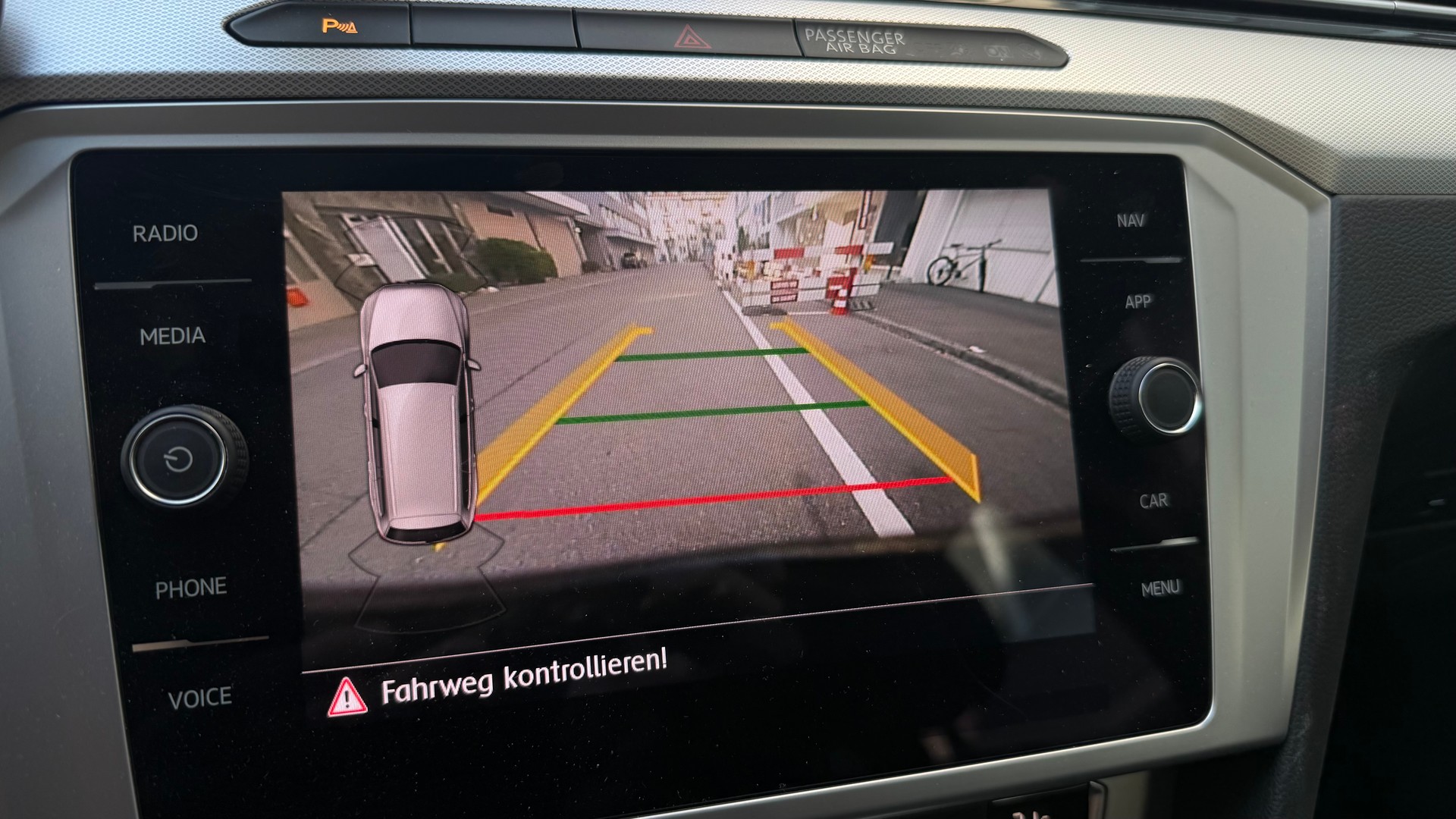 VW Passat Variant 2.0 TDI BMT Comfortline DSG 4Motion-image-15