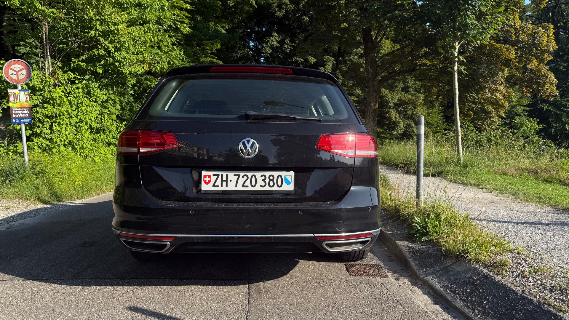 VW Passat Variant 2.0 TDI BMT Comfortline DSG 4Motion-image-2