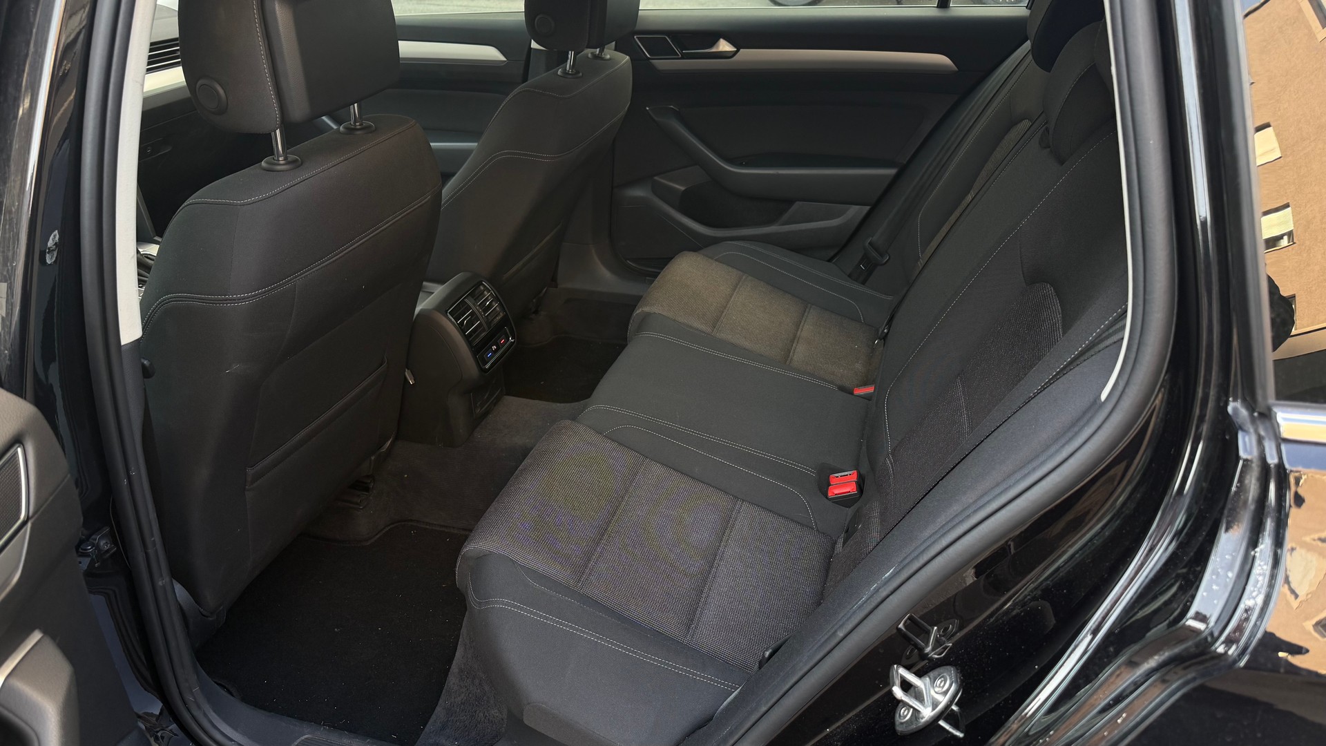 VW Passat Variant 2.0 TDI BMT Comfortline DSG 4Motion-image-5