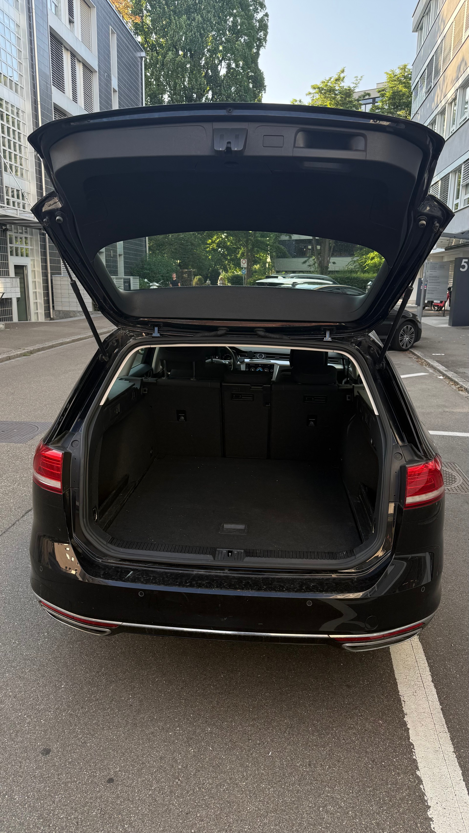 VW Passat Variant 2.0 TDI BMT Comfortline DSG 4Motion-image-4