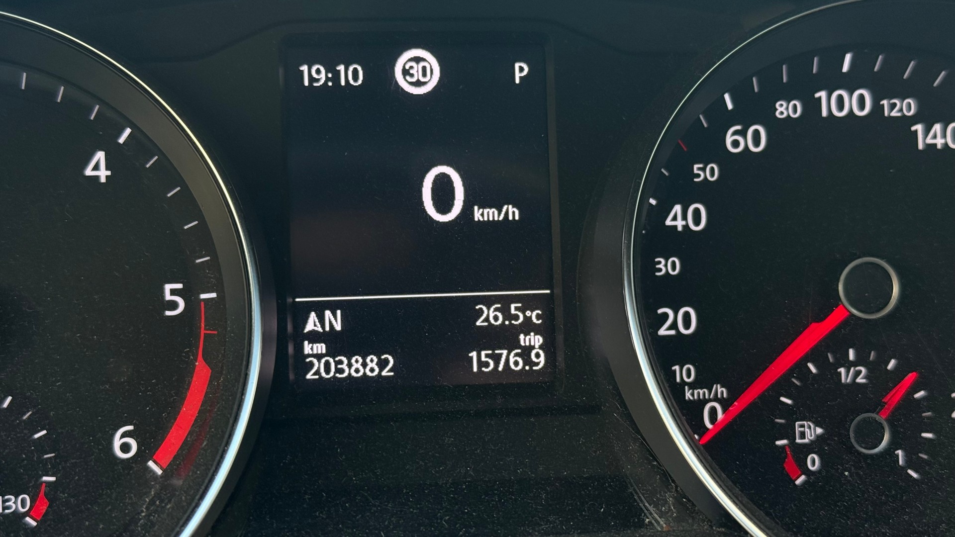 VW Passat Variant 2.0 TDI BMT Comfortline DSG 4Motion-image-9
