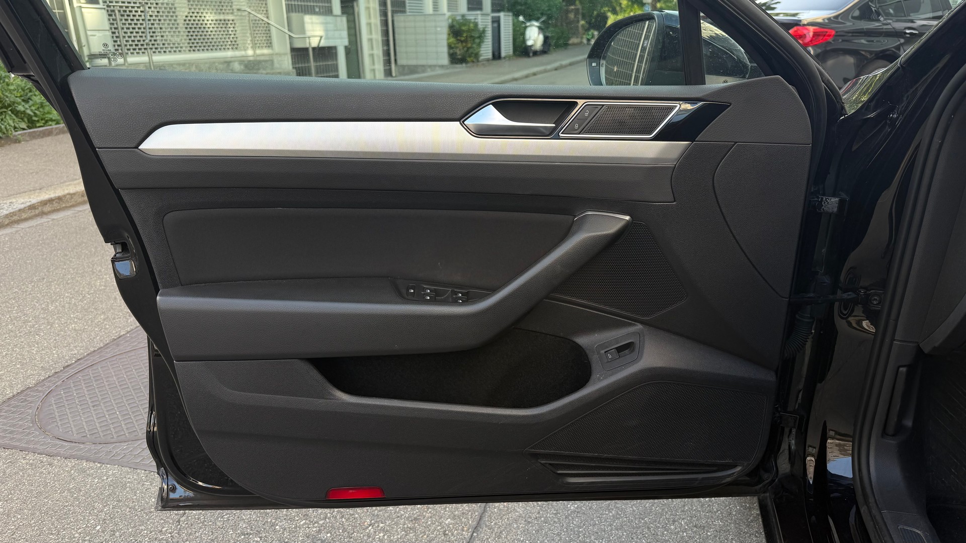 VW Passat Variant 2.0 TDI BMT Comfortline DSG 4Motion-image-6