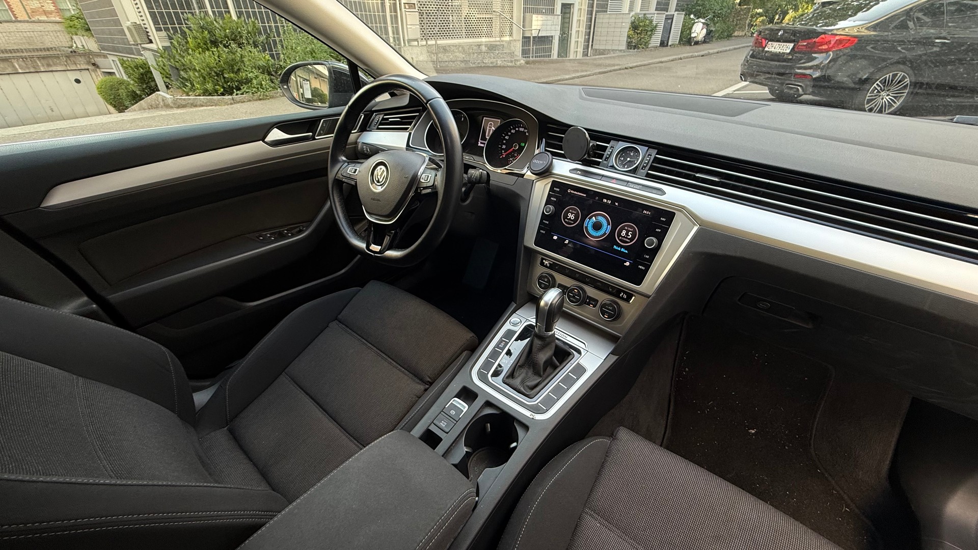 VW Passat Variant 2.0 TDI BMT Comfortline DSG 4Motion-image-10