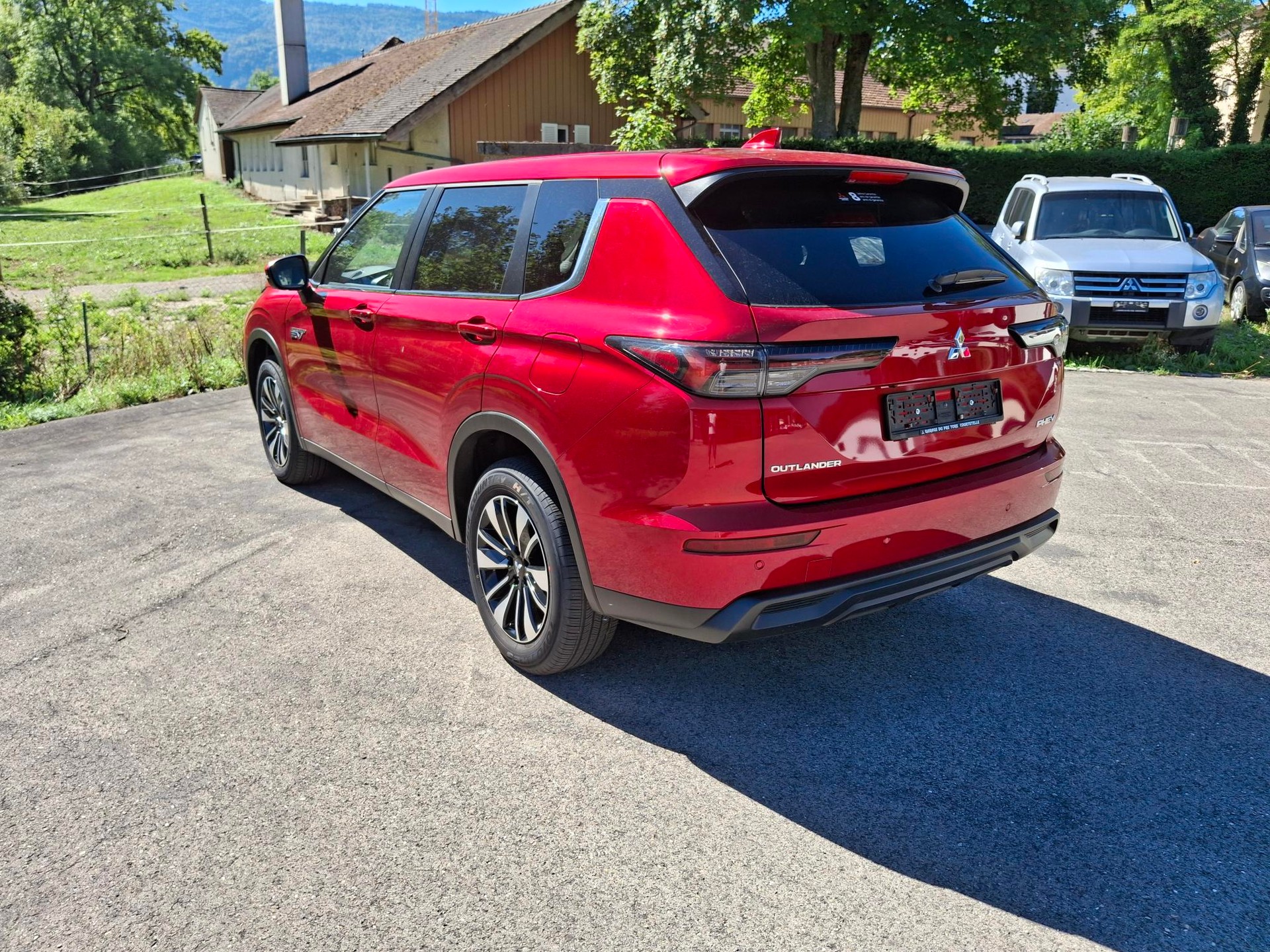 MITSUBISHI OUTLANDER PHEV 2.4 INVITE 4X4-image-10