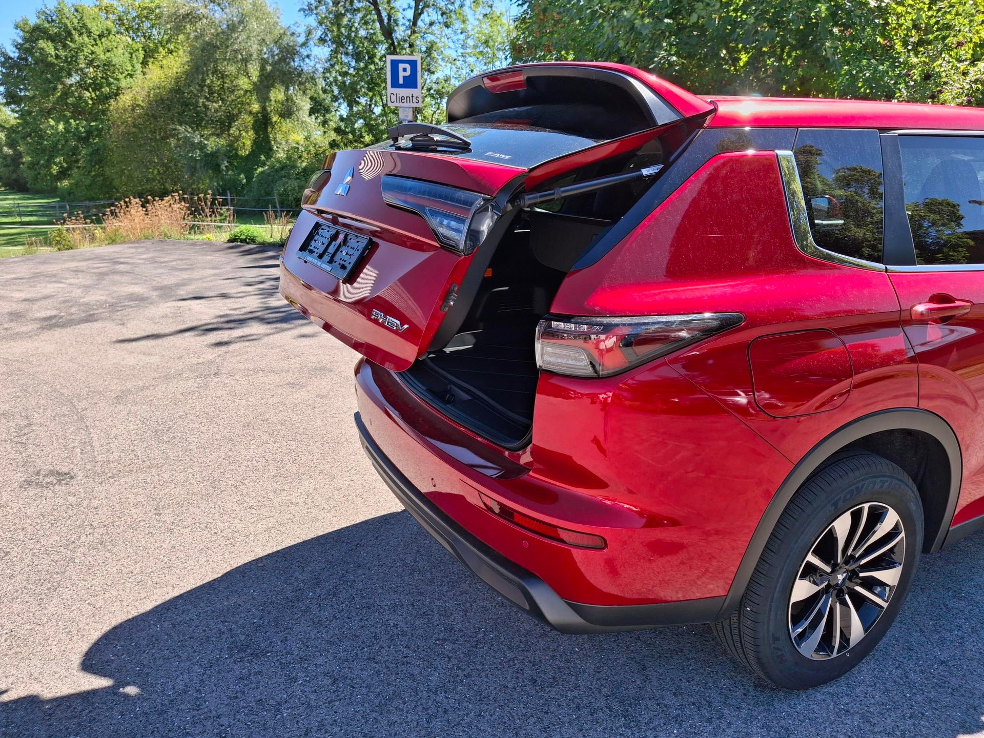 MITSUBISHI OUTLANDER PHEV 2.4 INVITE 4X4-image-12