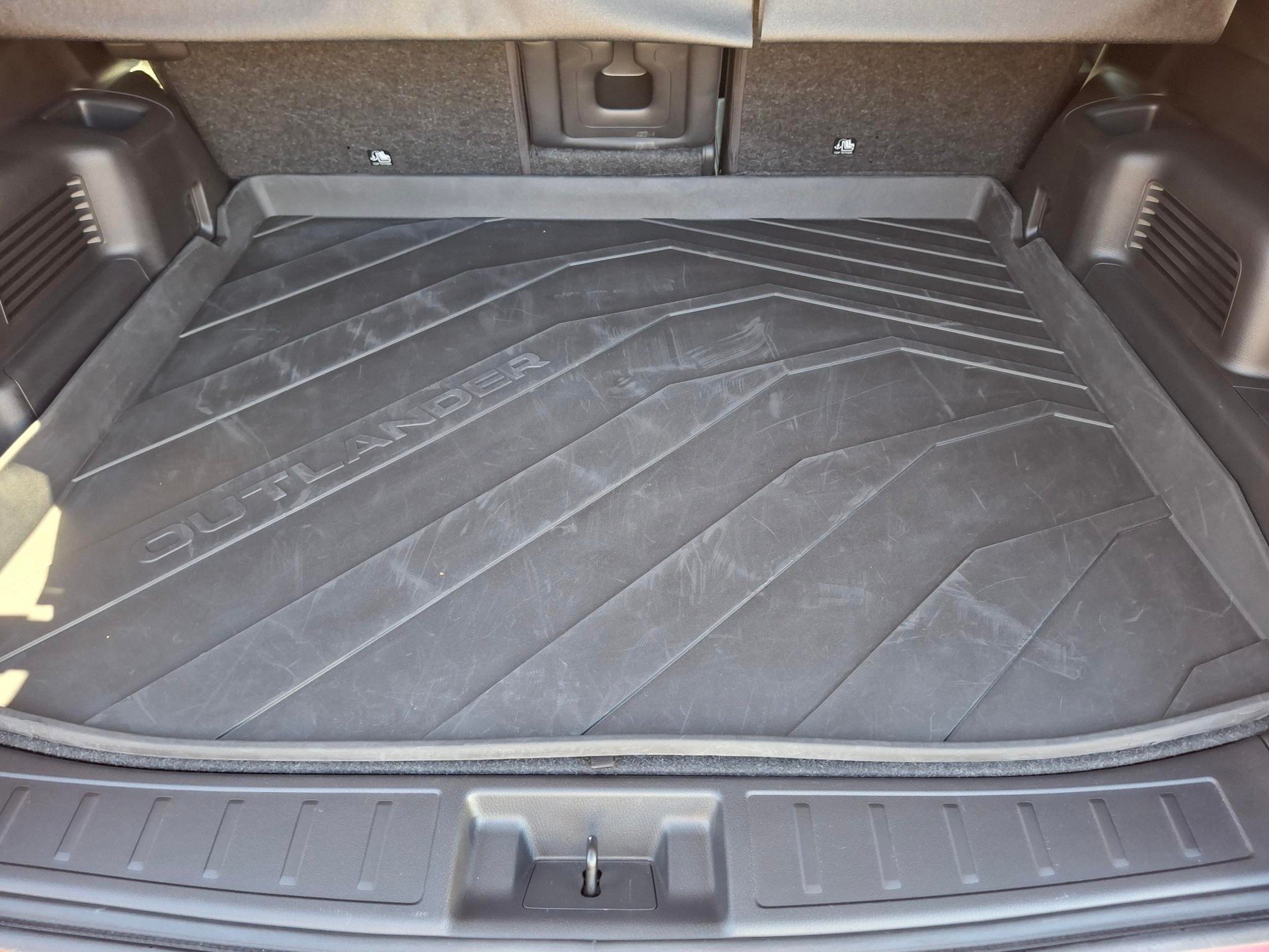 MITSUBISHI OUTLANDER PHEV 2.4 INVITE 4X4-image-13