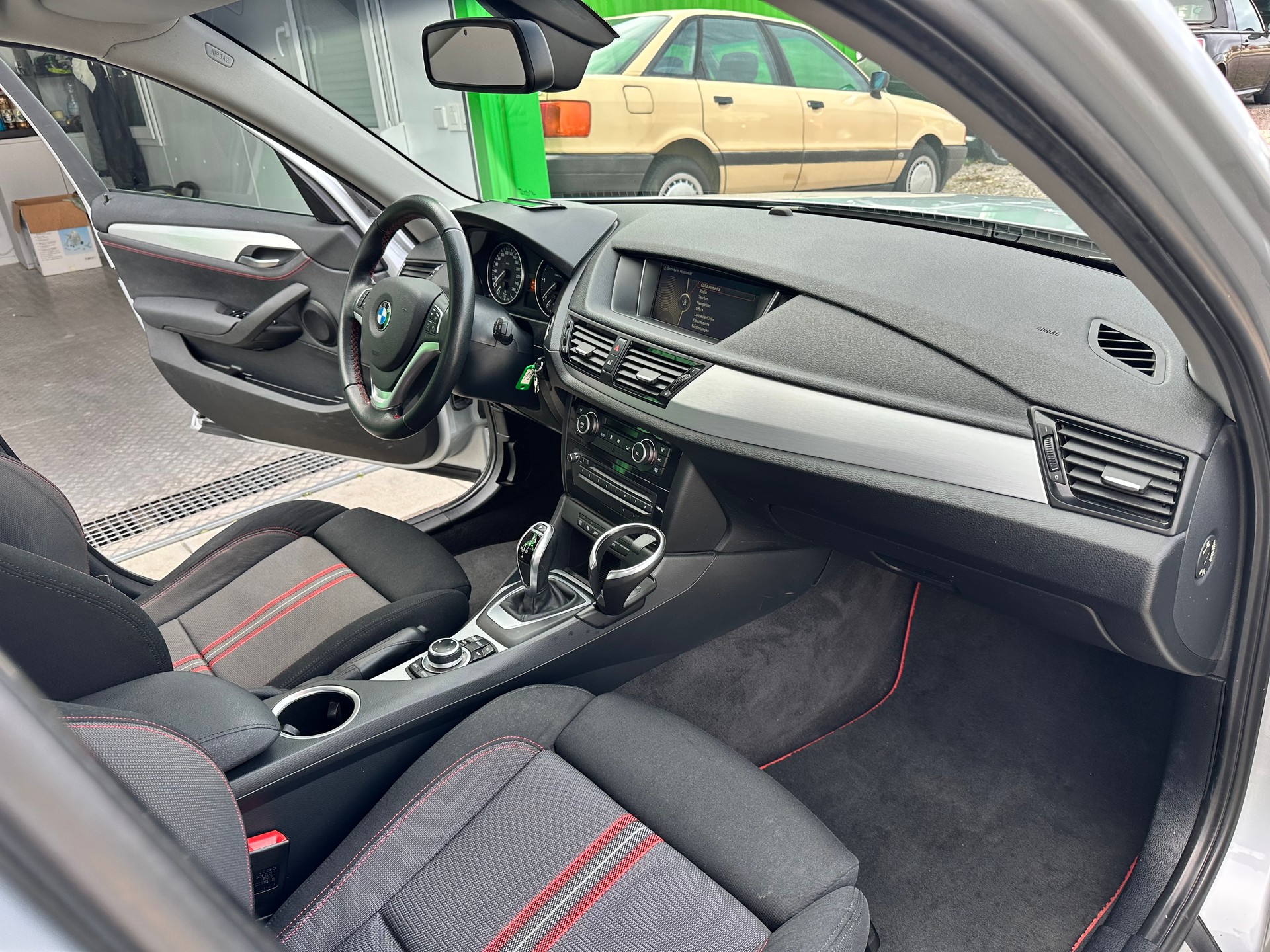 BMW X1 xDrive 25d Sport Line Steptronic-image-13