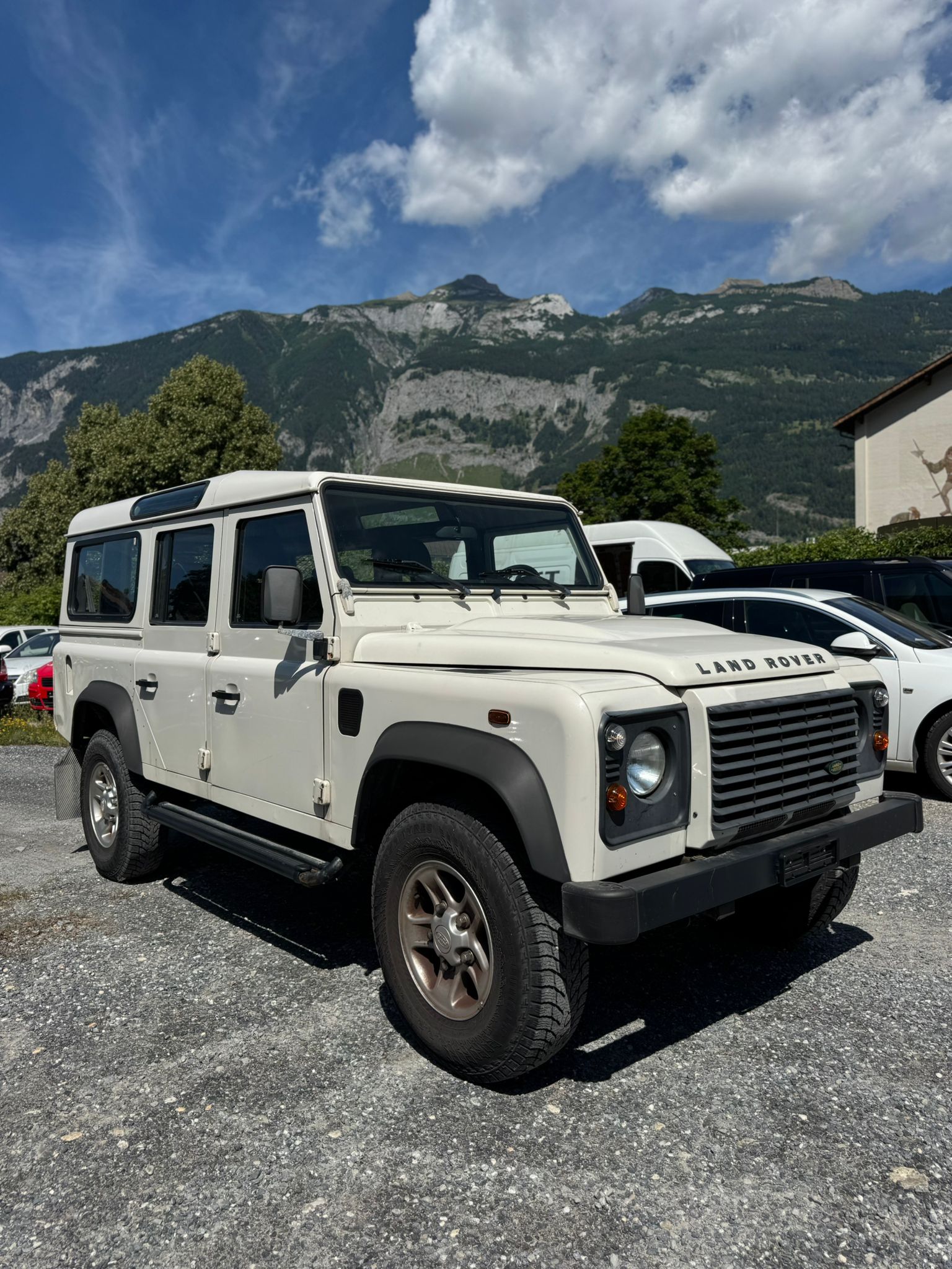 LAND ROVER Defender 110 SW 2.4Tdc-image-0