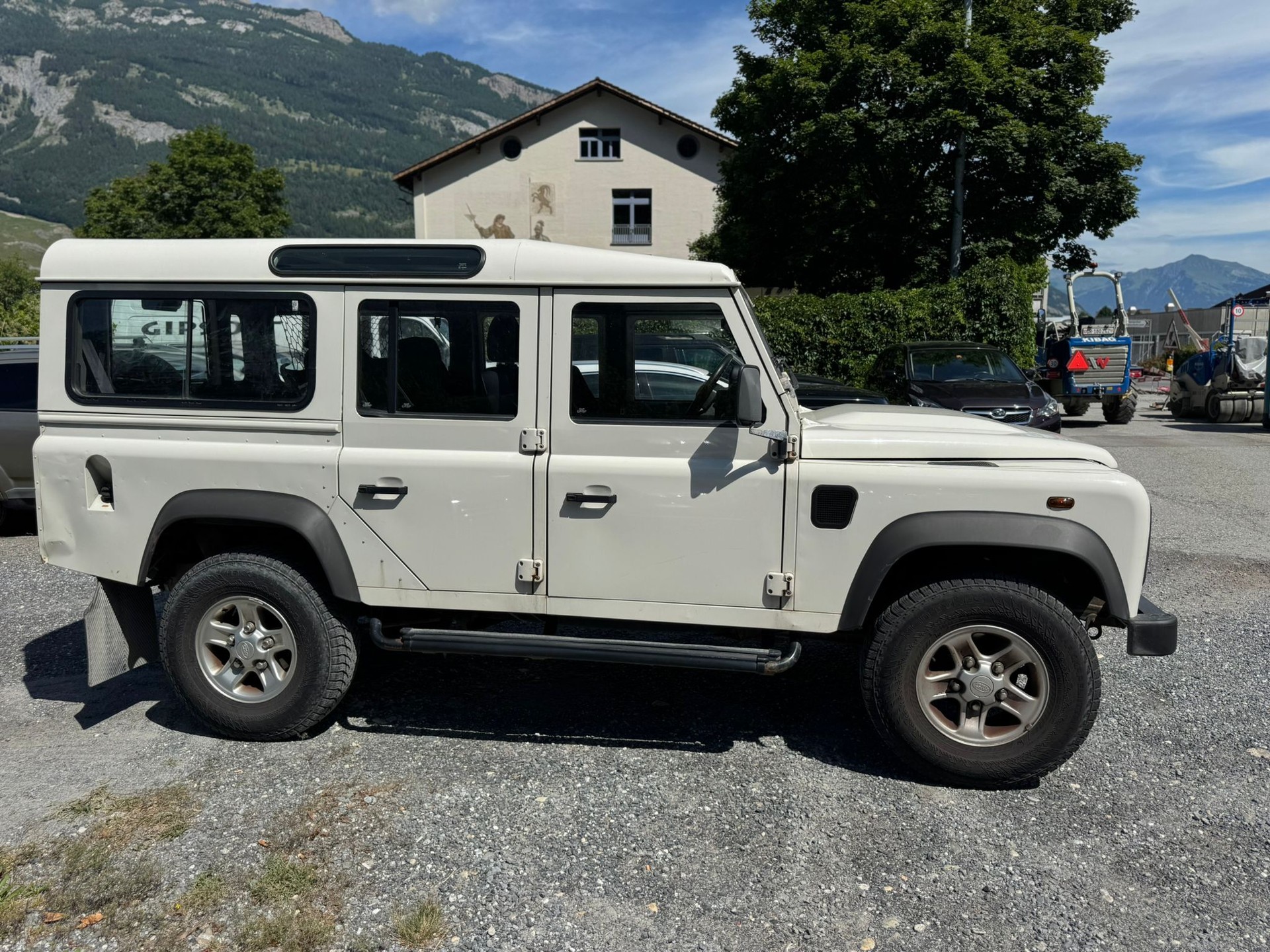 LAND ROVER Defender 110 SW 2.4Tdc-image-11