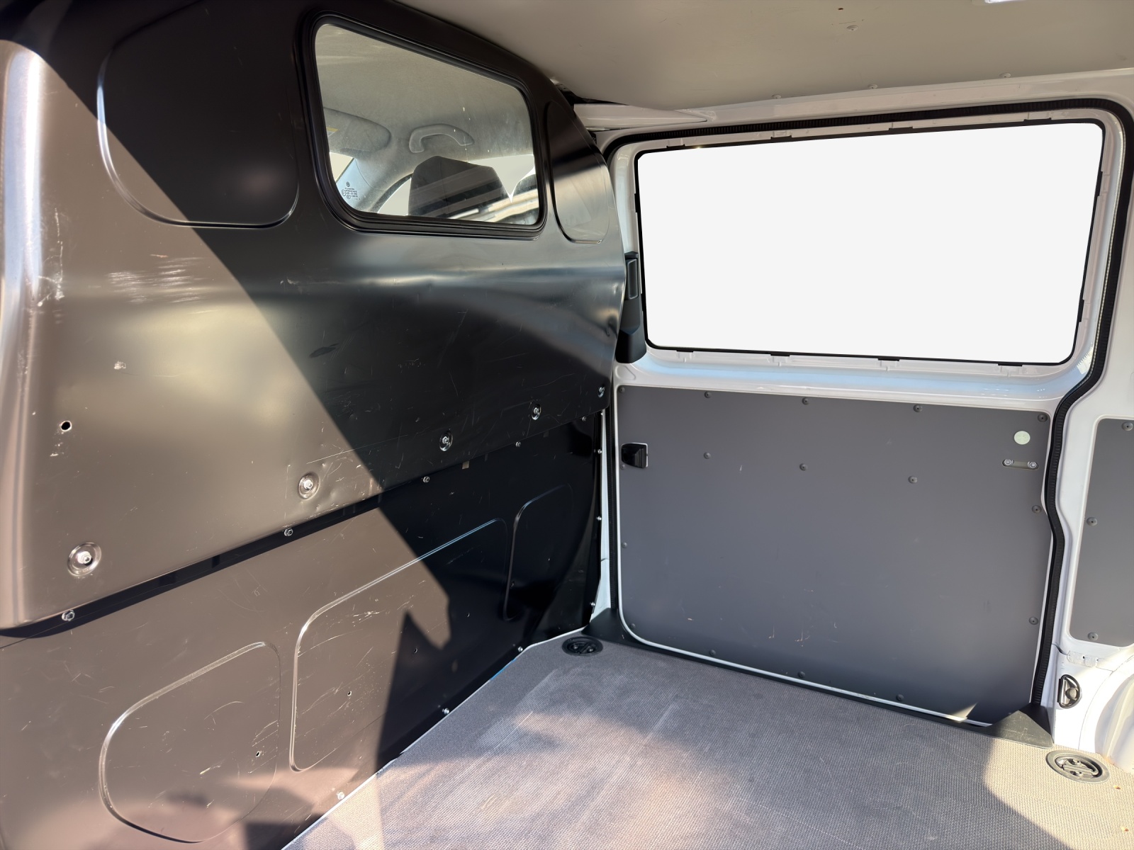 VW T6.1 2.0 TDI-image-11