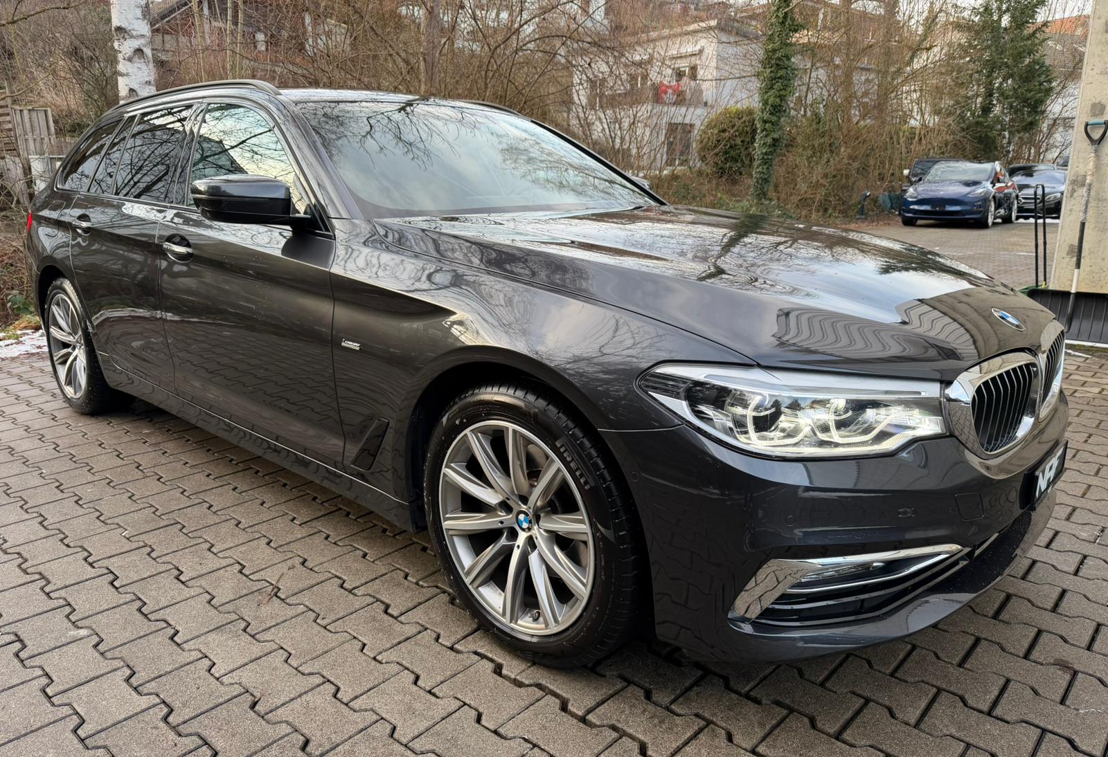 BMW 520d xDrive Touring Luxury Line Steptronic-image-6