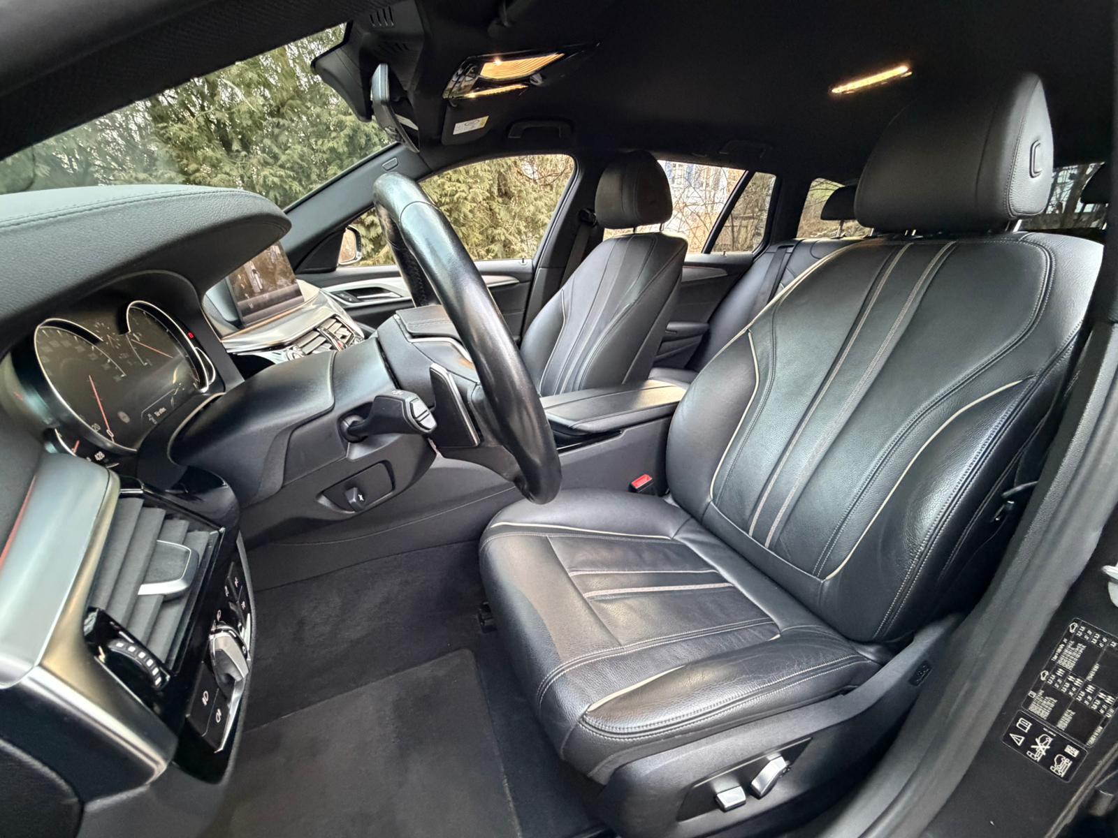BMW 520d xDrive Touring Luxury Line Steptronic-image-12
