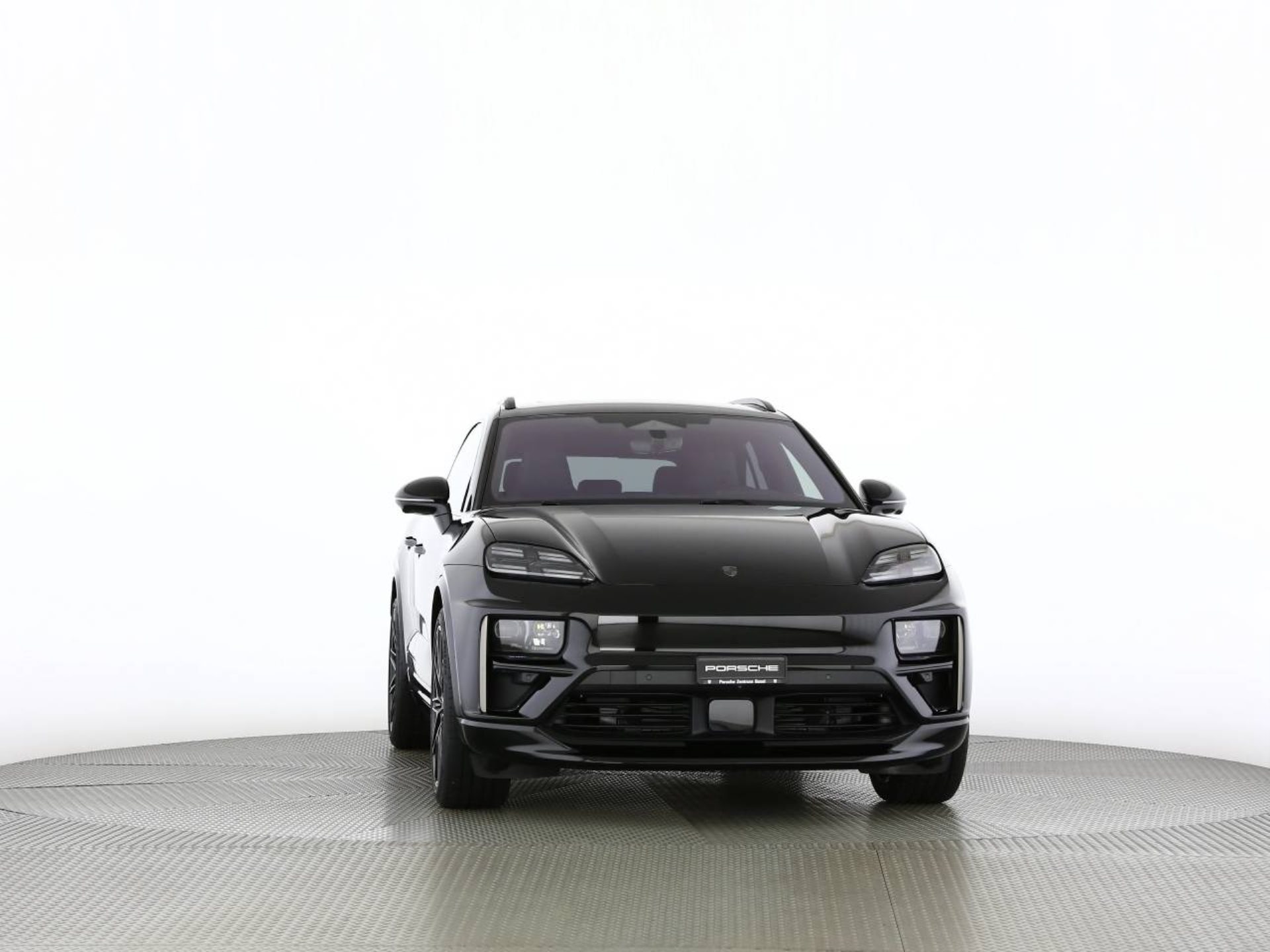 PORSCHE Macan Turbo-image-29