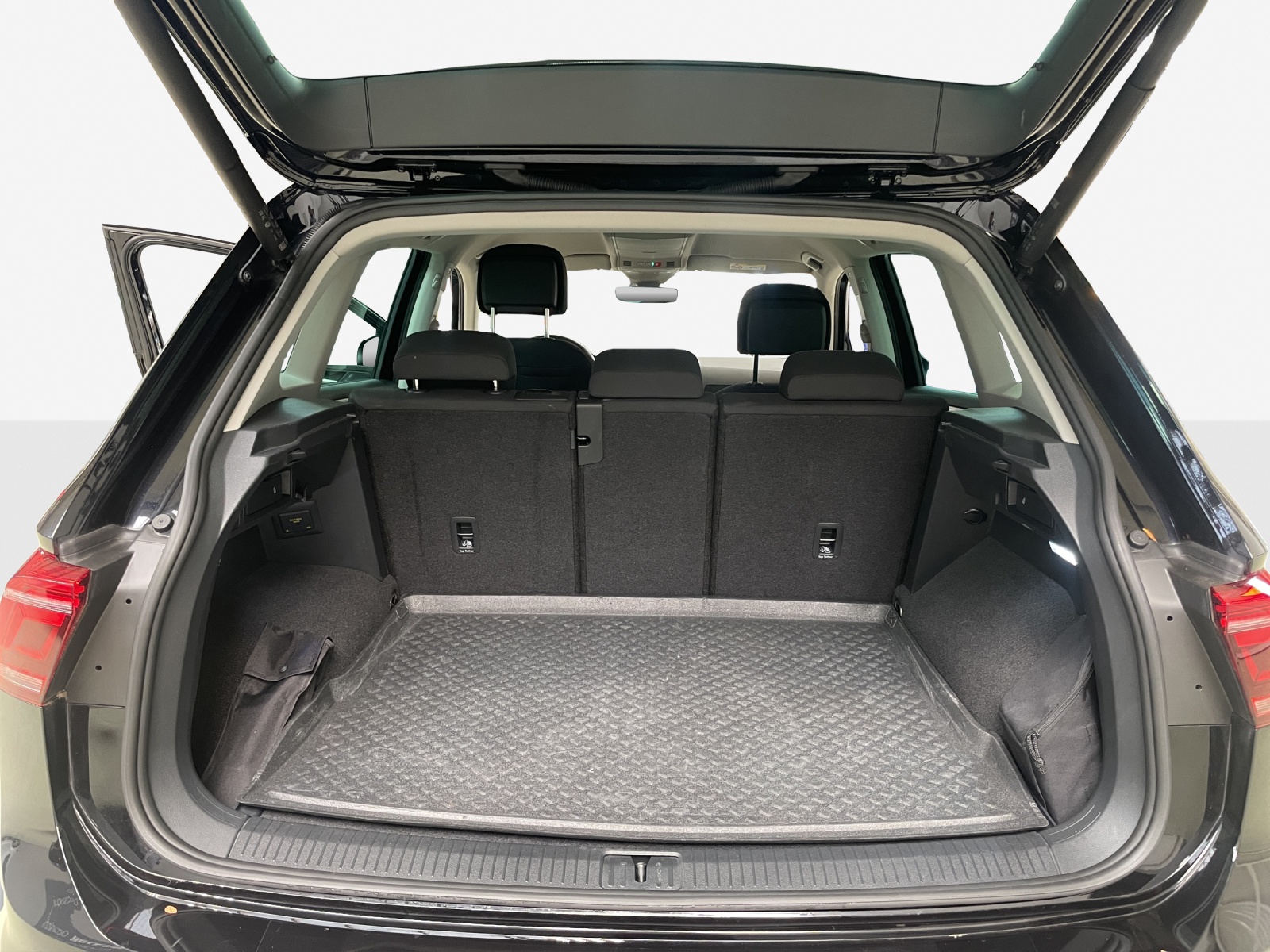 VW Tiguan 2.0 TDI SCR Elegance 4Motion DSG-image-12