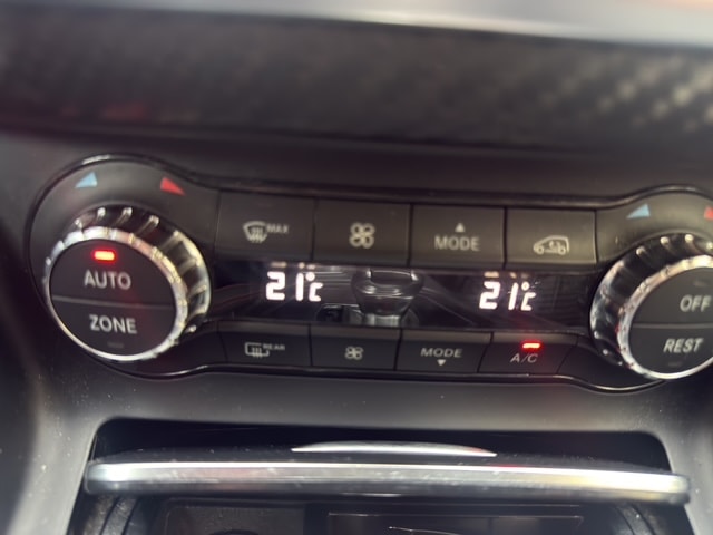 MERCEDES-BENZ A 45 AMG 4Matic Speedshift 7G-DCT-image-23