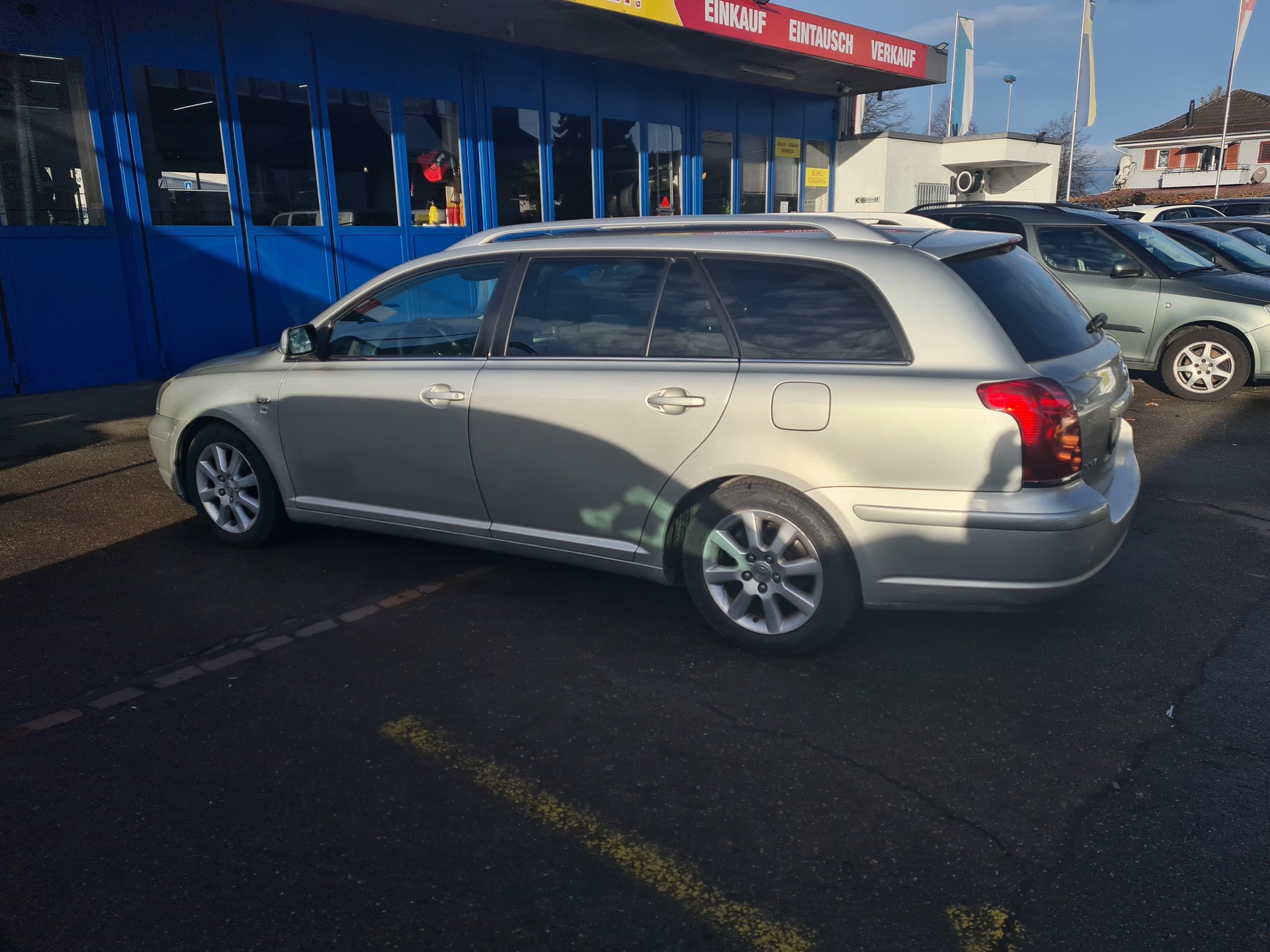 TOYOTA Avensis 2.2D-4 D CleanPower Linea Sol Sportswagon-showroom-element-3
