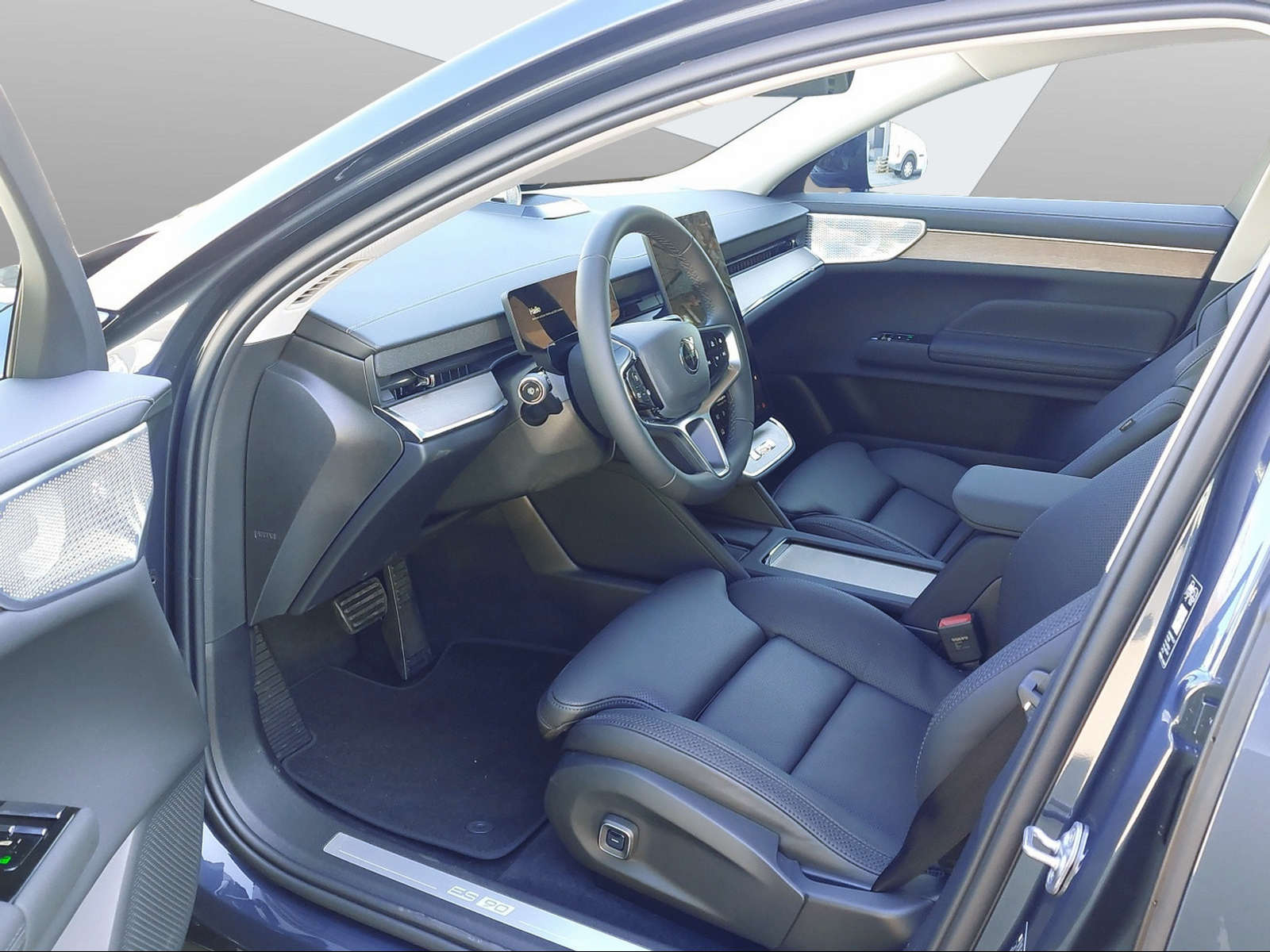 VOLVO ES90 Ultra-image-10