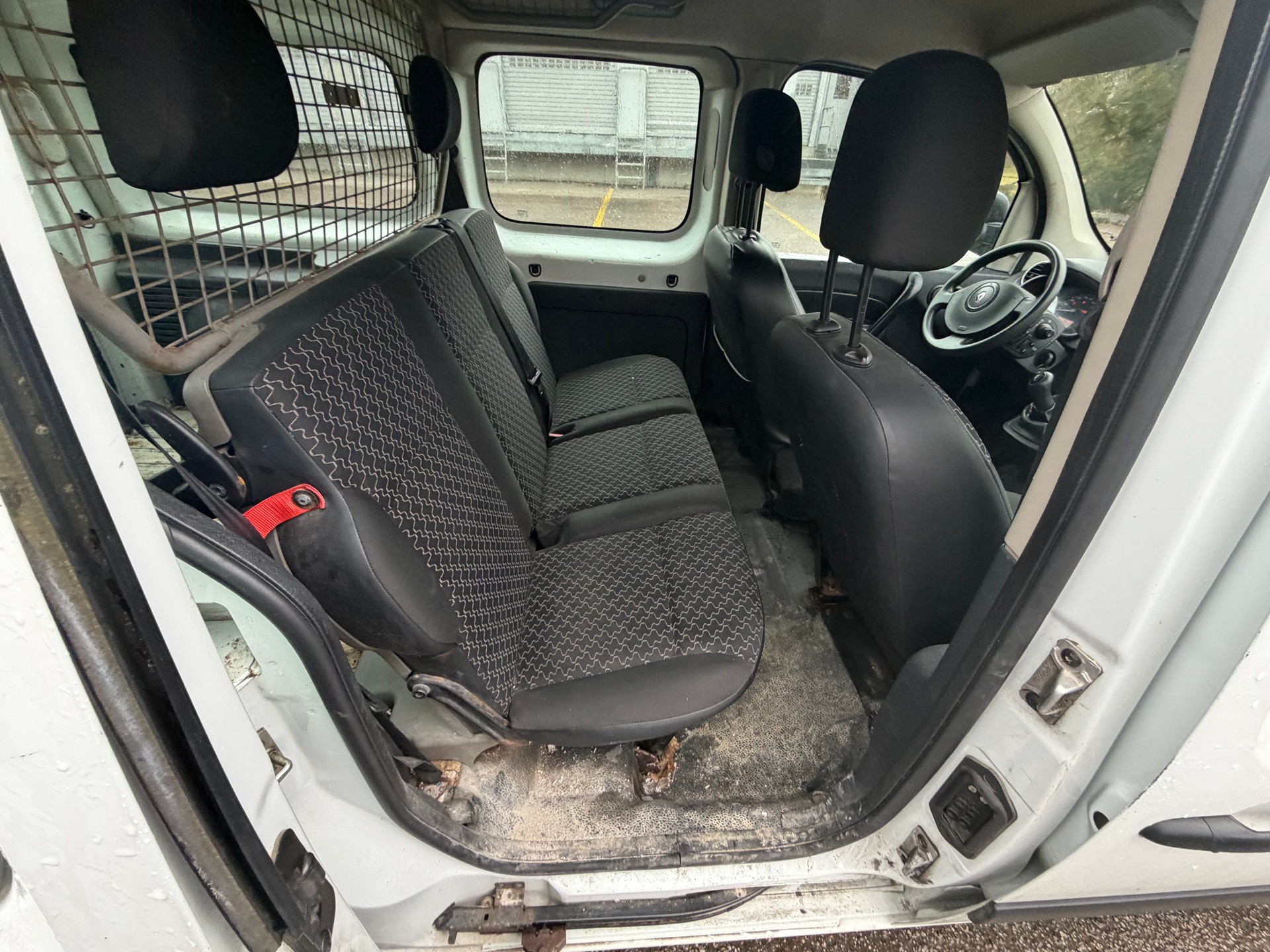 RENAULT Kangoo Maxi dCi 85 5 Plätze / 5 places-image-8