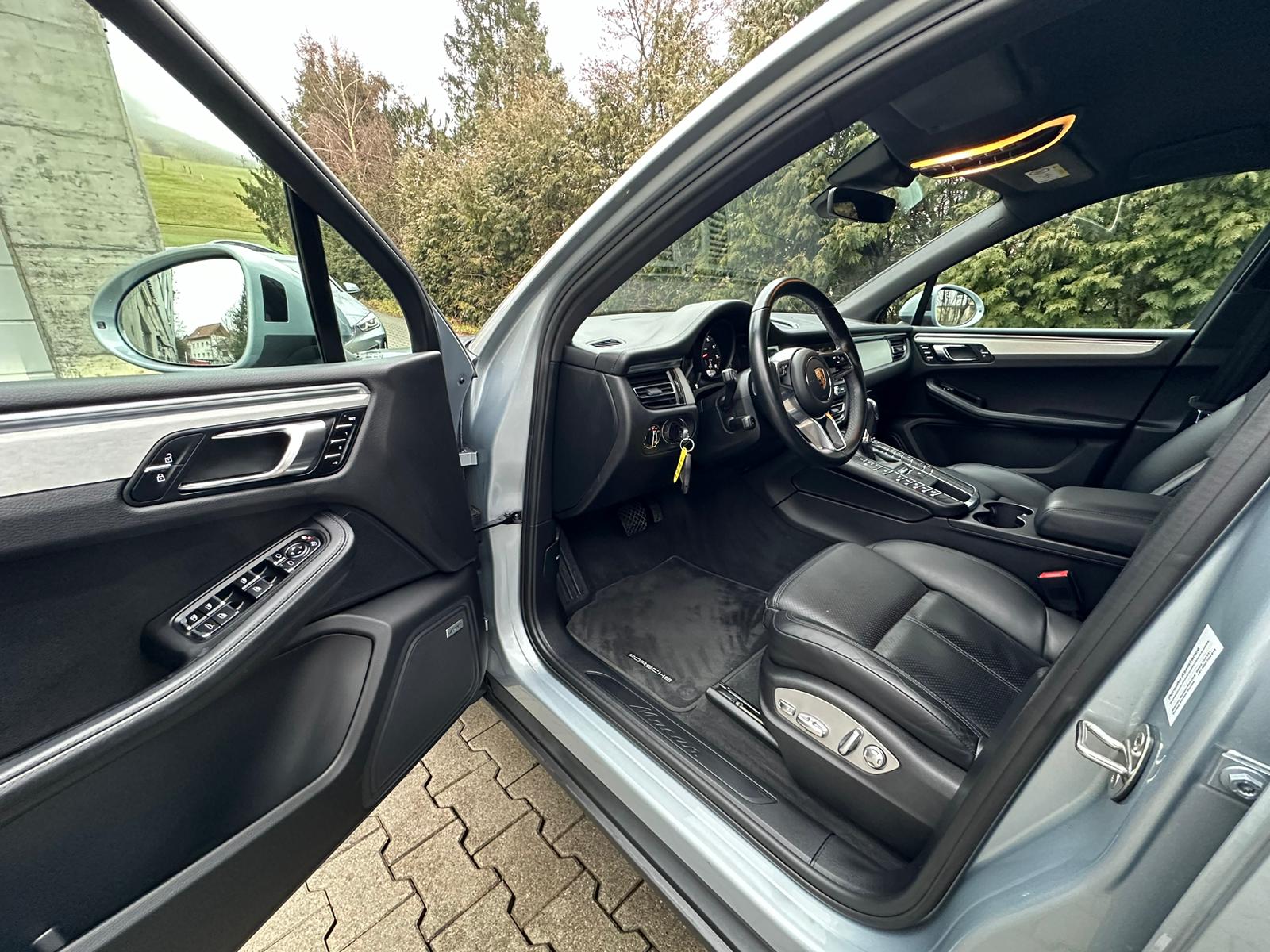 PORSCHE Macan PDK-image-9