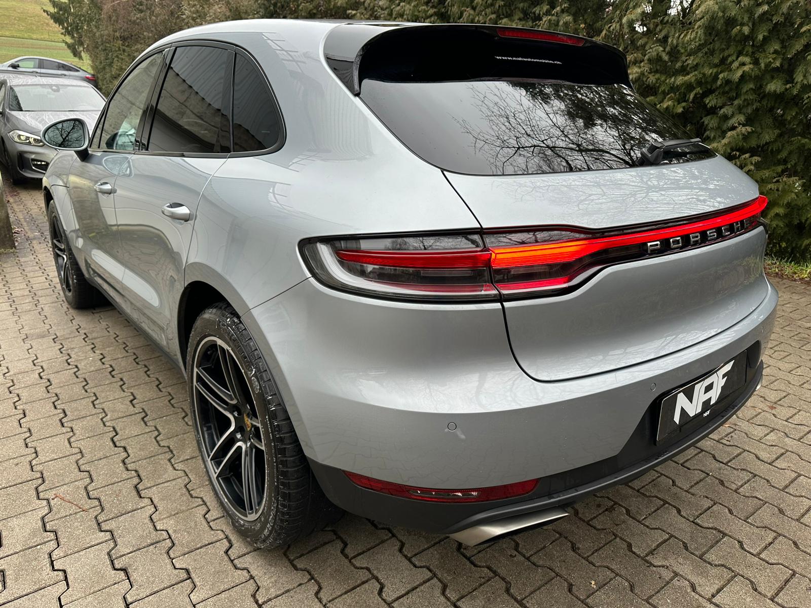 PORSCHE Macan PDK-image-2